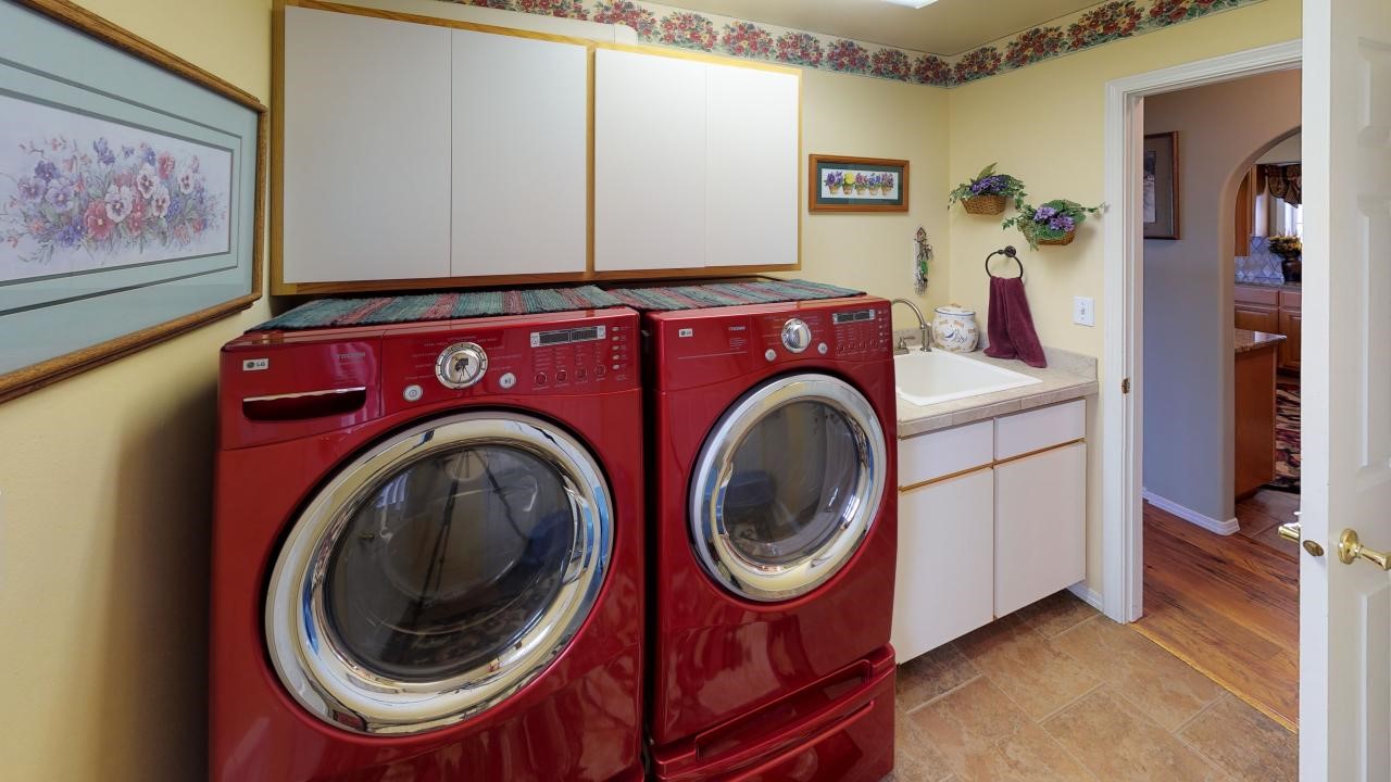 Polson, Montana 59860, United States, 3 Bedrooms Bedrooms, ,2 BathroomsBathrooms,Residential,Active,53949