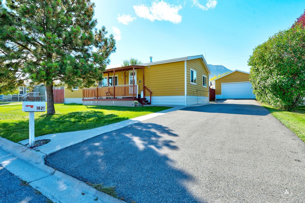 Photo of 1821 Hudson Street, Helena, MT 59601 (MLS # 30062218)