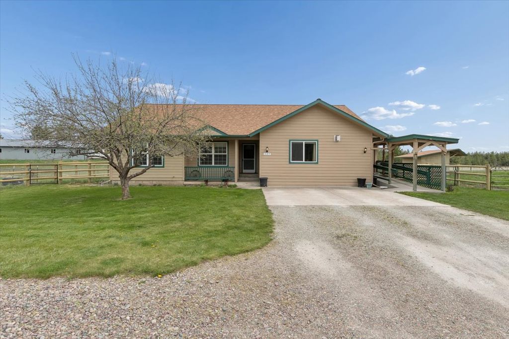 Photo of 125 Grizzly Claw Trail, Kalispell, MT 59901 (MLS # 30070068)
