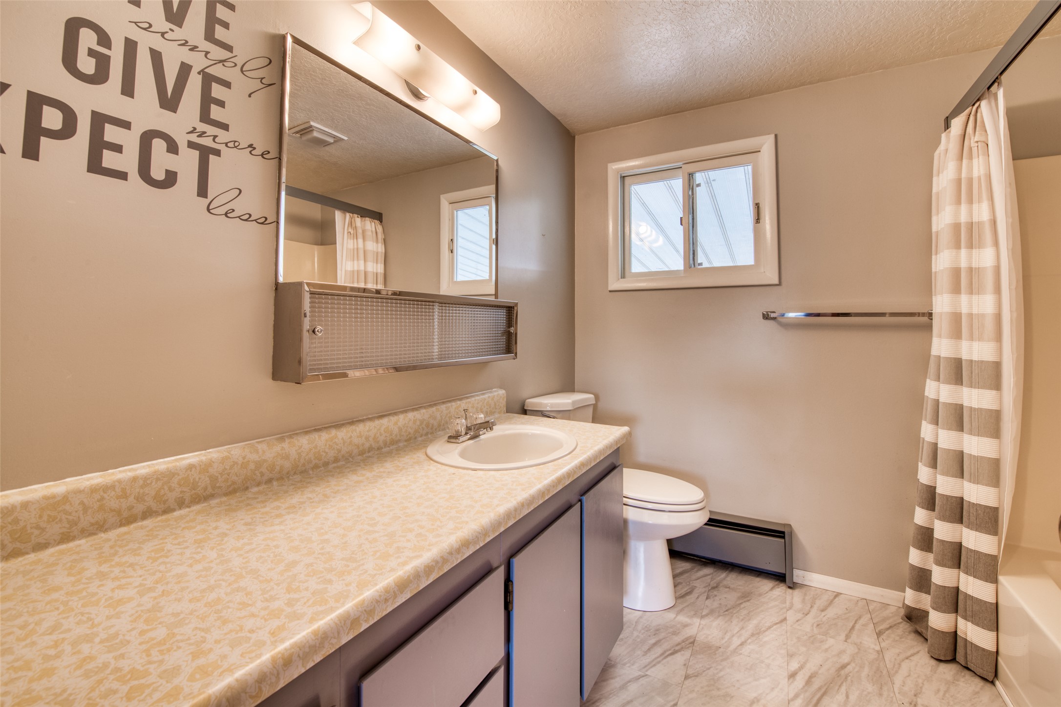 Hamilton, Montana 59840, United States, 2 Bedrooms Bedrooms, ,1 BathroomBathrooms,Residential,Active,117302