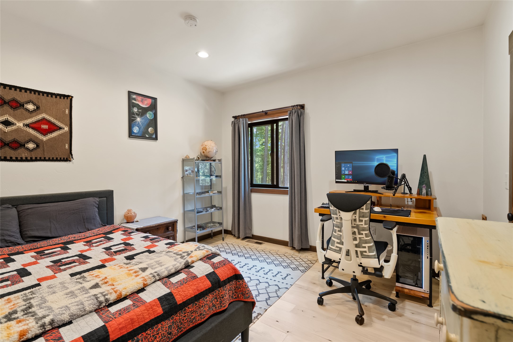 Bigfork, Montana 59911, United States, 4 Bedrooms Bedrooms, ,3 BathroomsBathrooms,Residential,Active,221176