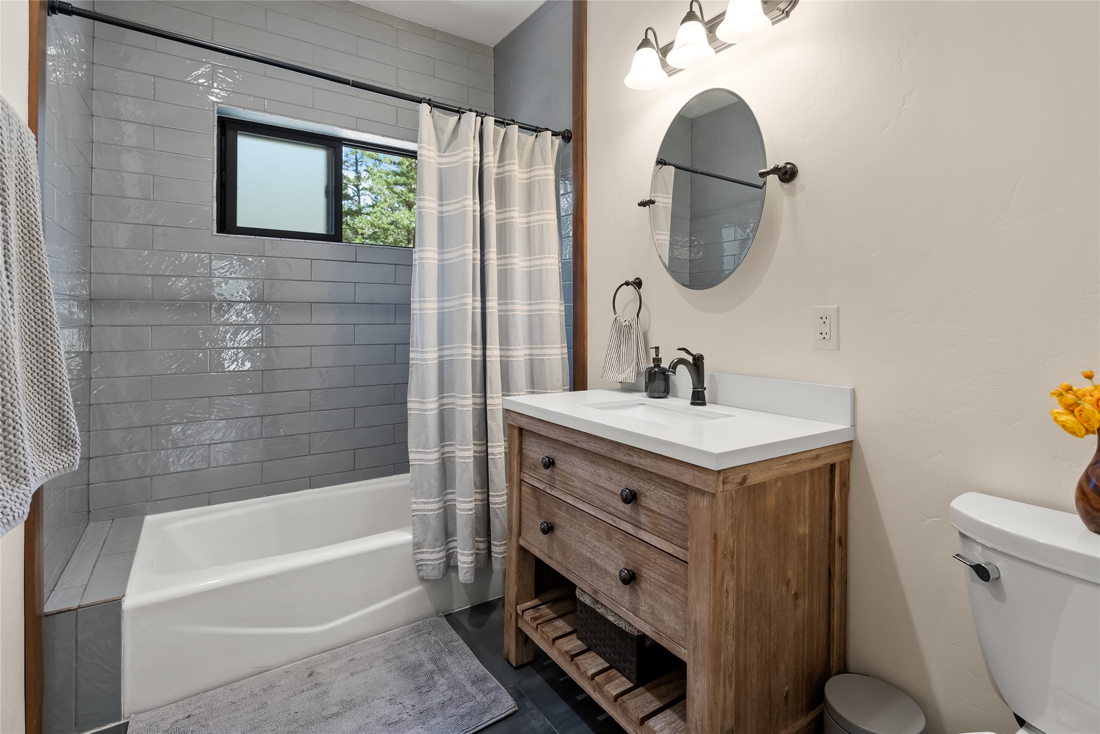 Bigfork, Montana 59911, United States, 4 Bedrooms Bedrooms, ,3 BathroomsBathrooms,Residential,Active,221176