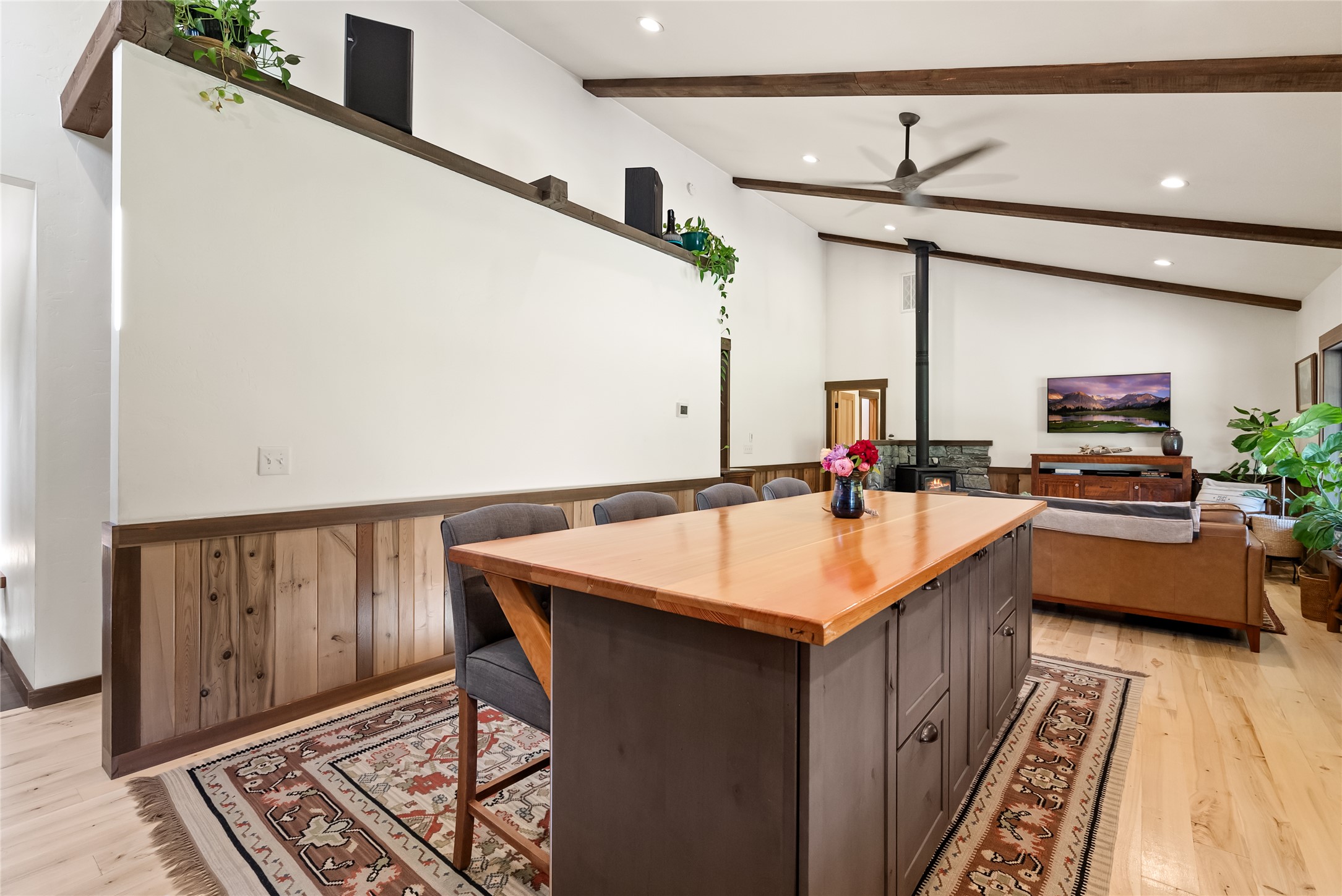 Bigfork, Montana 59911, United States, 4 Bedrooms Bedrooms, ,3 BathroomsBathrooms,Residential,Active,221176