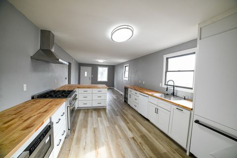 Photo of 1111 9th Avenue S, Great Falls, MT 59405 (MLS # 30069157)