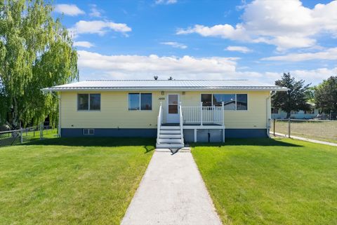 Photo of 1005 Clark Street, Deer Lodge, MT 59722 (MLS # 30072024)