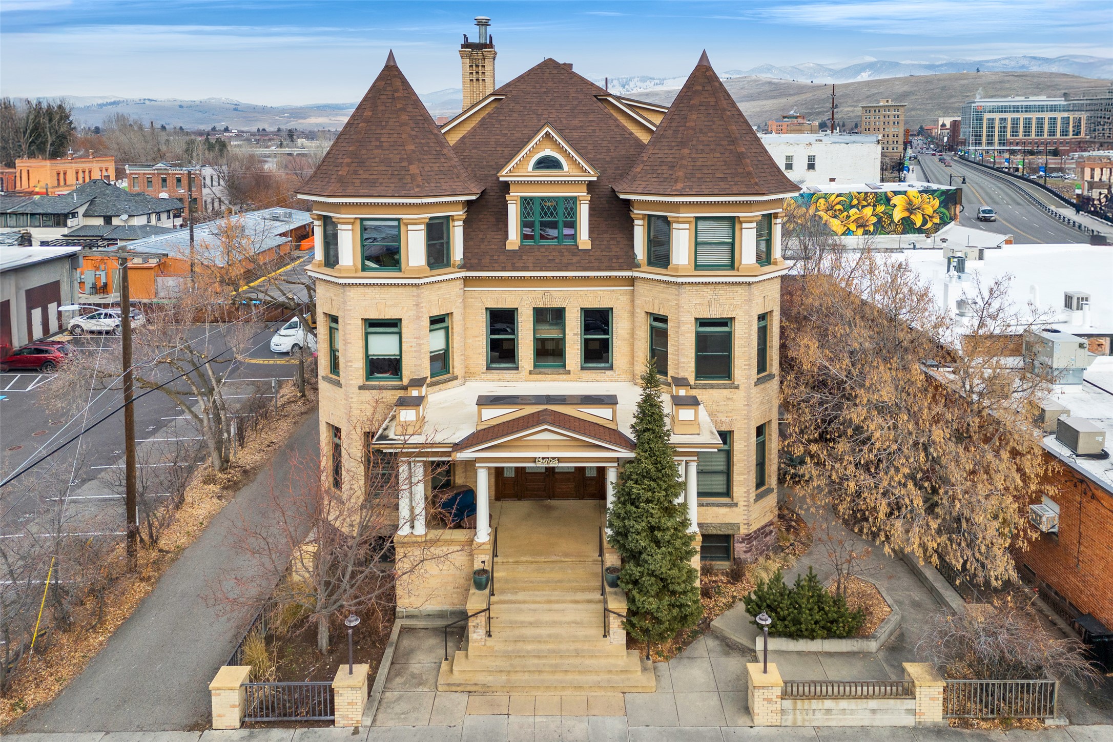 120 S 4th Street W 4 and 6