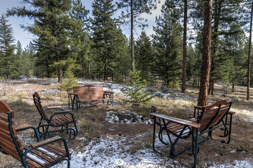 Photo of 1065 Bear Creek Trail, Victor, MT 59875 (MLS # 30066355)