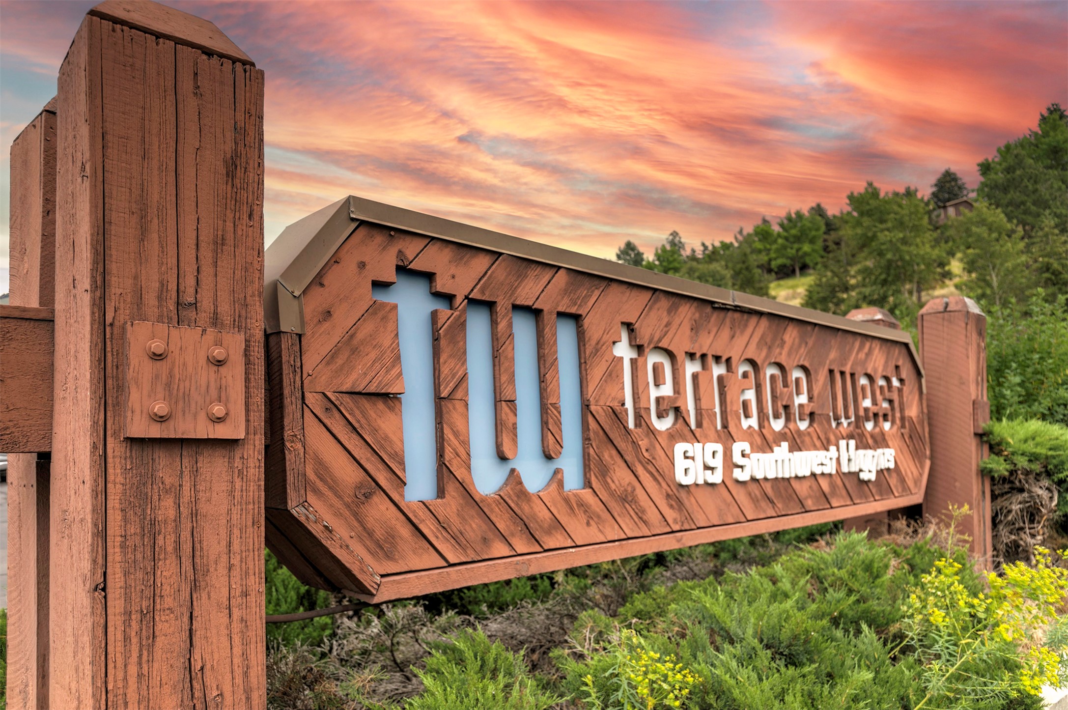 619 SW Higgins Avenue