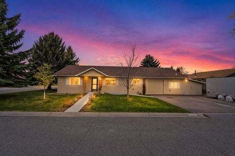 Photo of 907 View Drive, Columbia Falls, MT 59912 (MLS # 30068401)