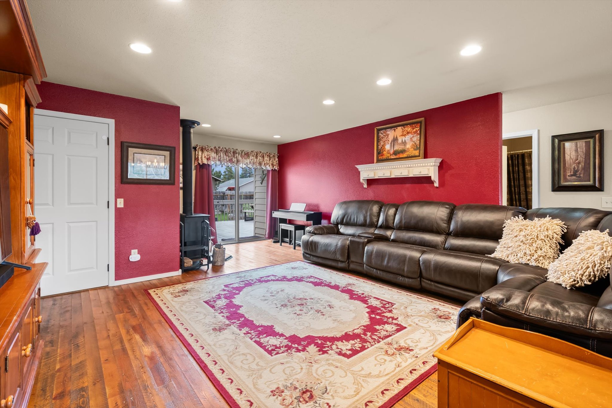 907 View Drive