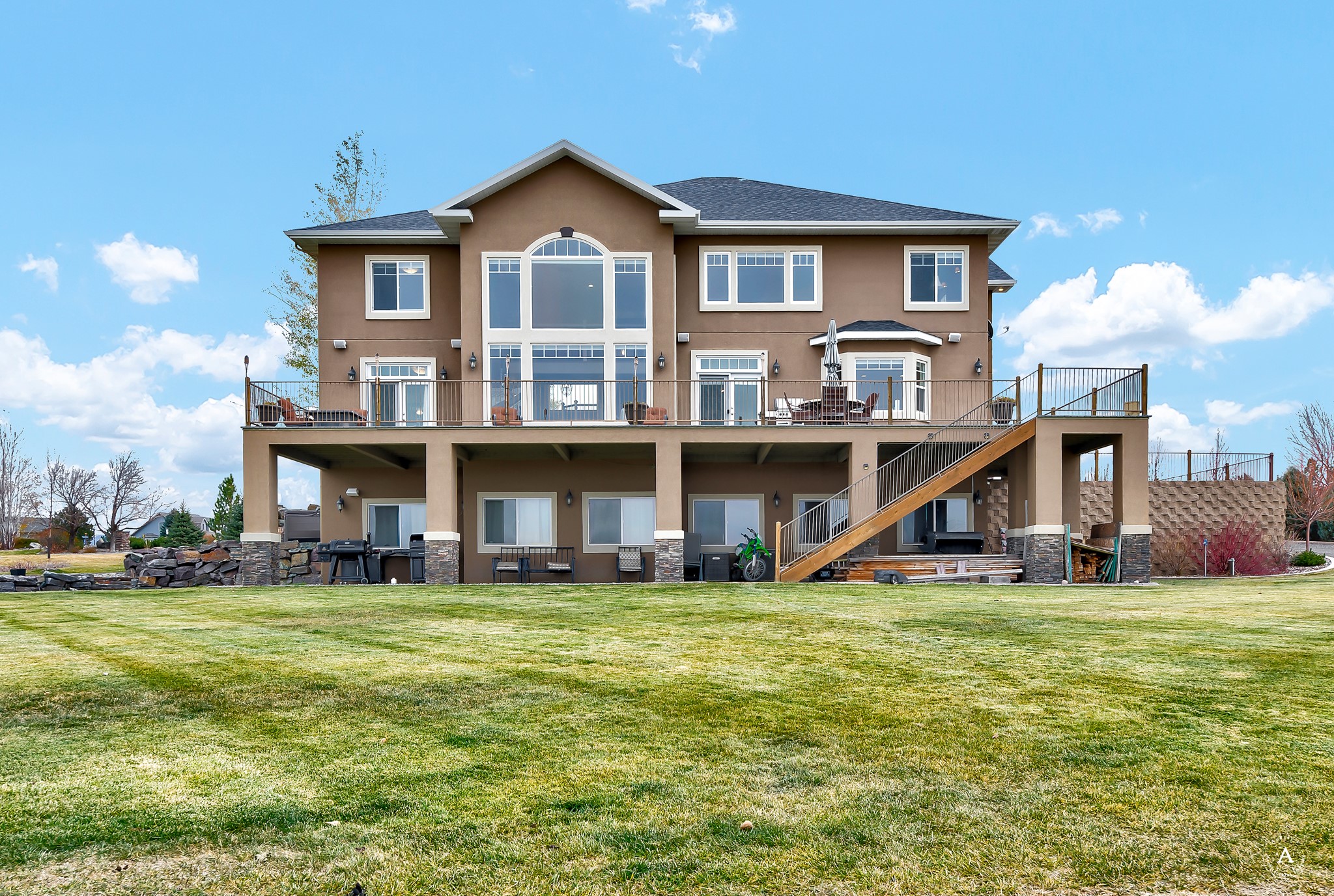 4428 Fox View Loop