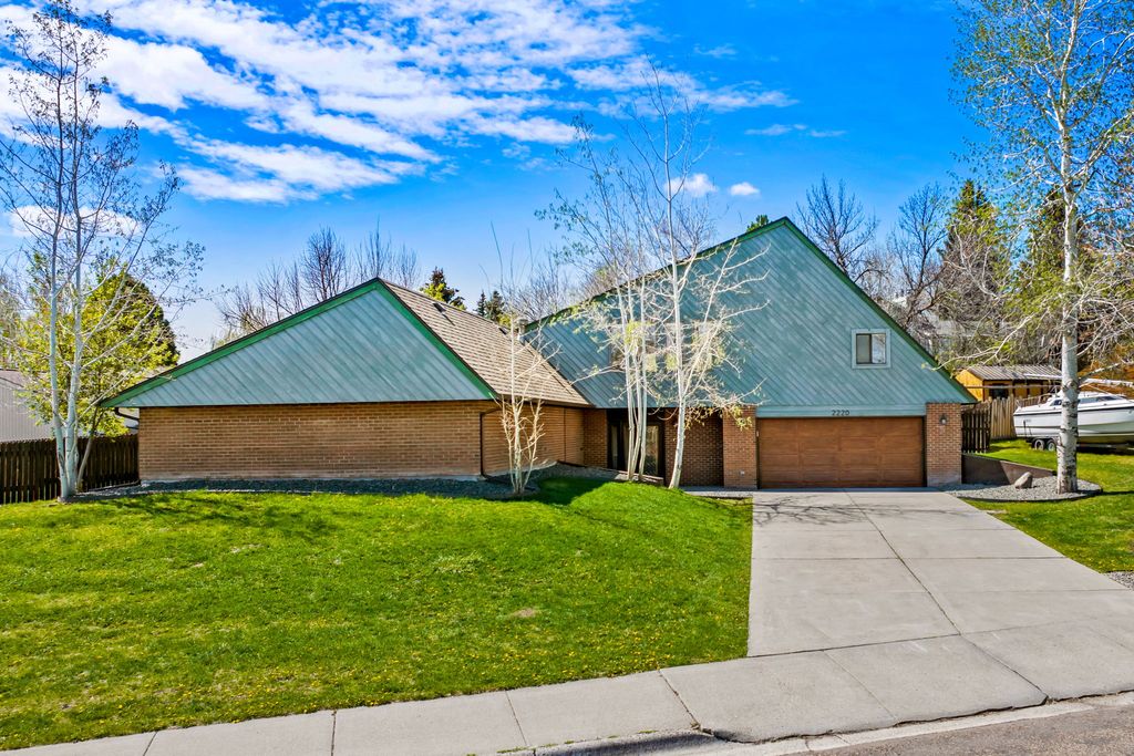 Photo of 2220 13th Street SW, Great Falls, MT 59404 (MLS # 30069905)