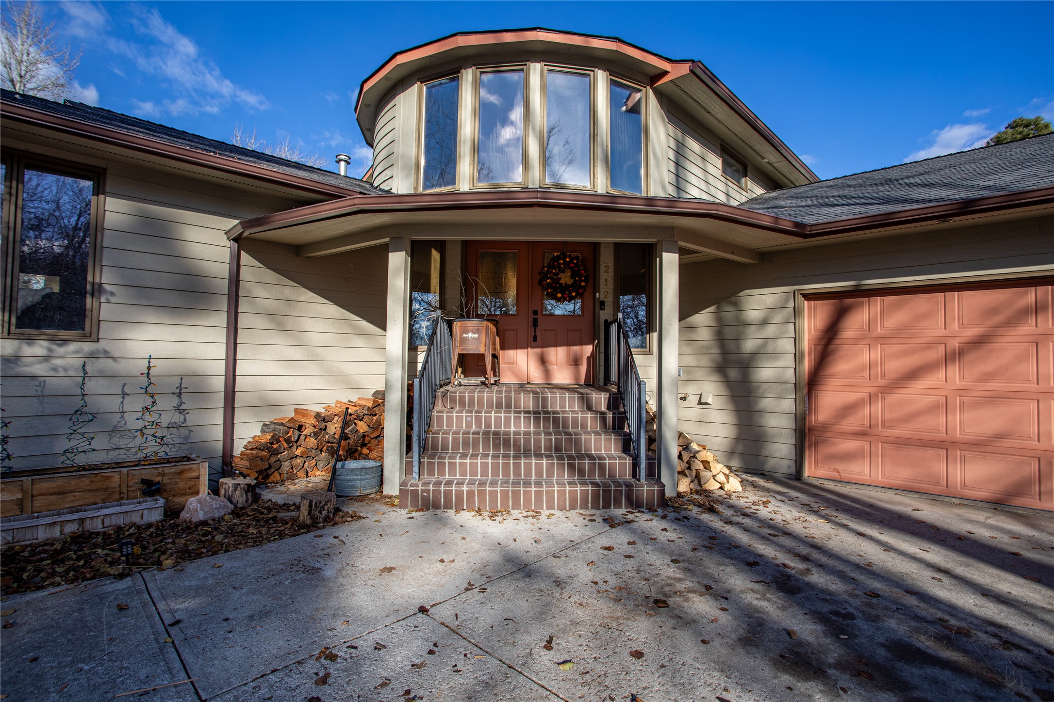 Lolo, Montana 59847, United States, 3 Bedrooms Bedrooms, ,2 BathroomsBathrooms,Residential,Pending,67135