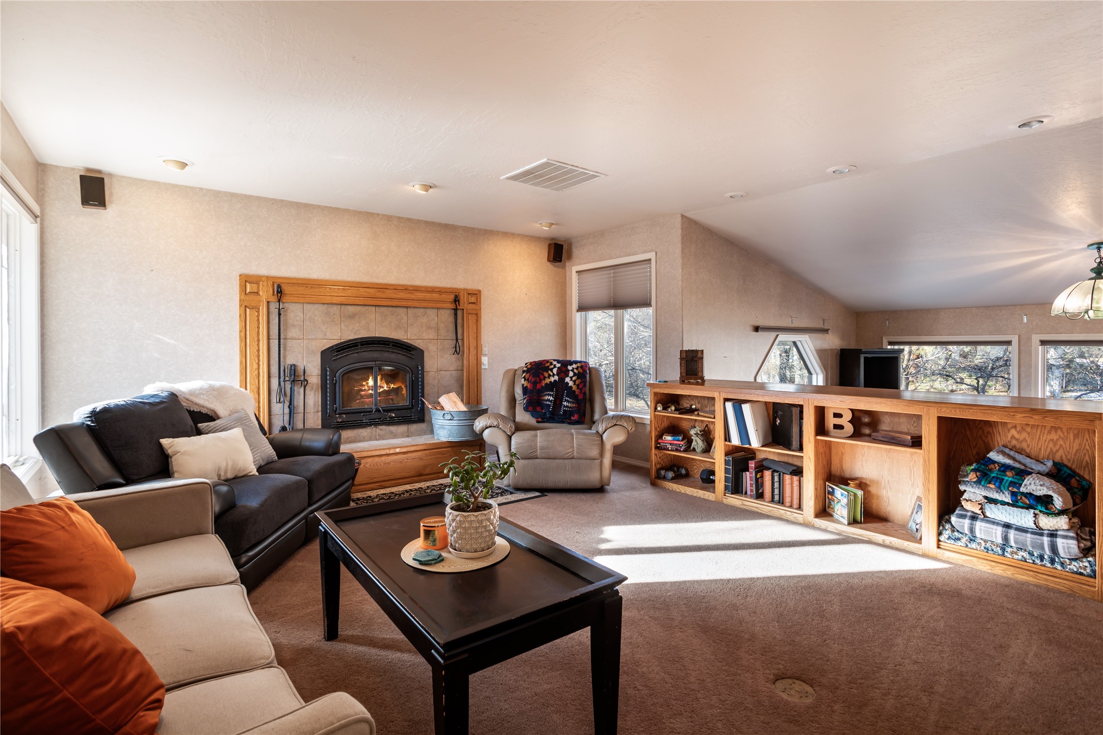 Lolo, Montana 59847, United States, 3 Bedrooms Bedrooms, ,2 BathroomsBathrooms,Residential,Pending,67135