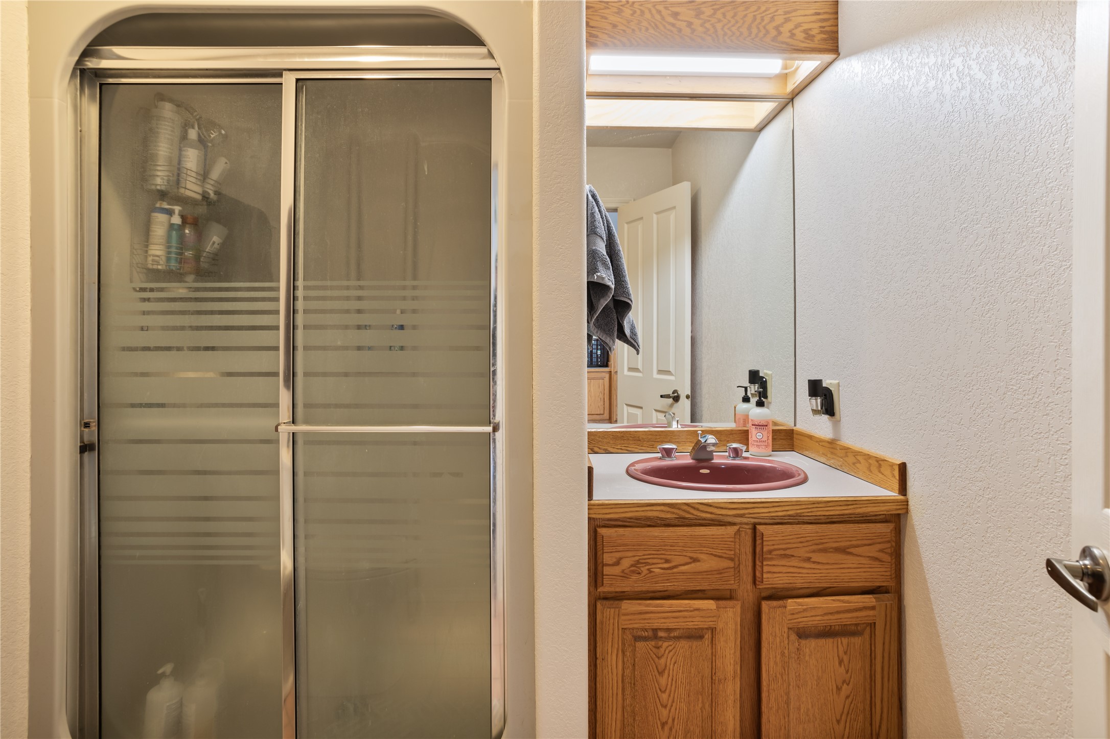 Lolo, Montana 59847, United States, 3 Bedrooms Bedrooms, ,2 BathroomsBathrooms,Residential,Pending,67135