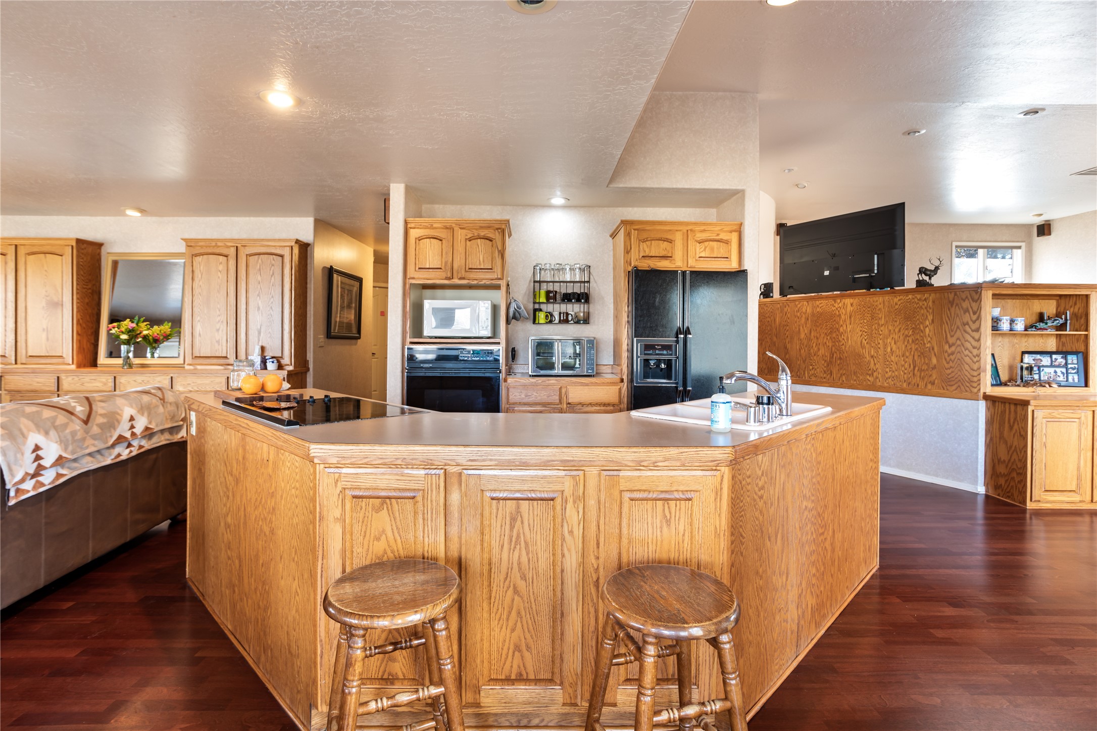 Lolo, Montana 59847, United States, 3 Bedrooms Bedrooms, ,2 BathroomsBathrooms,Residential,Pending,67135