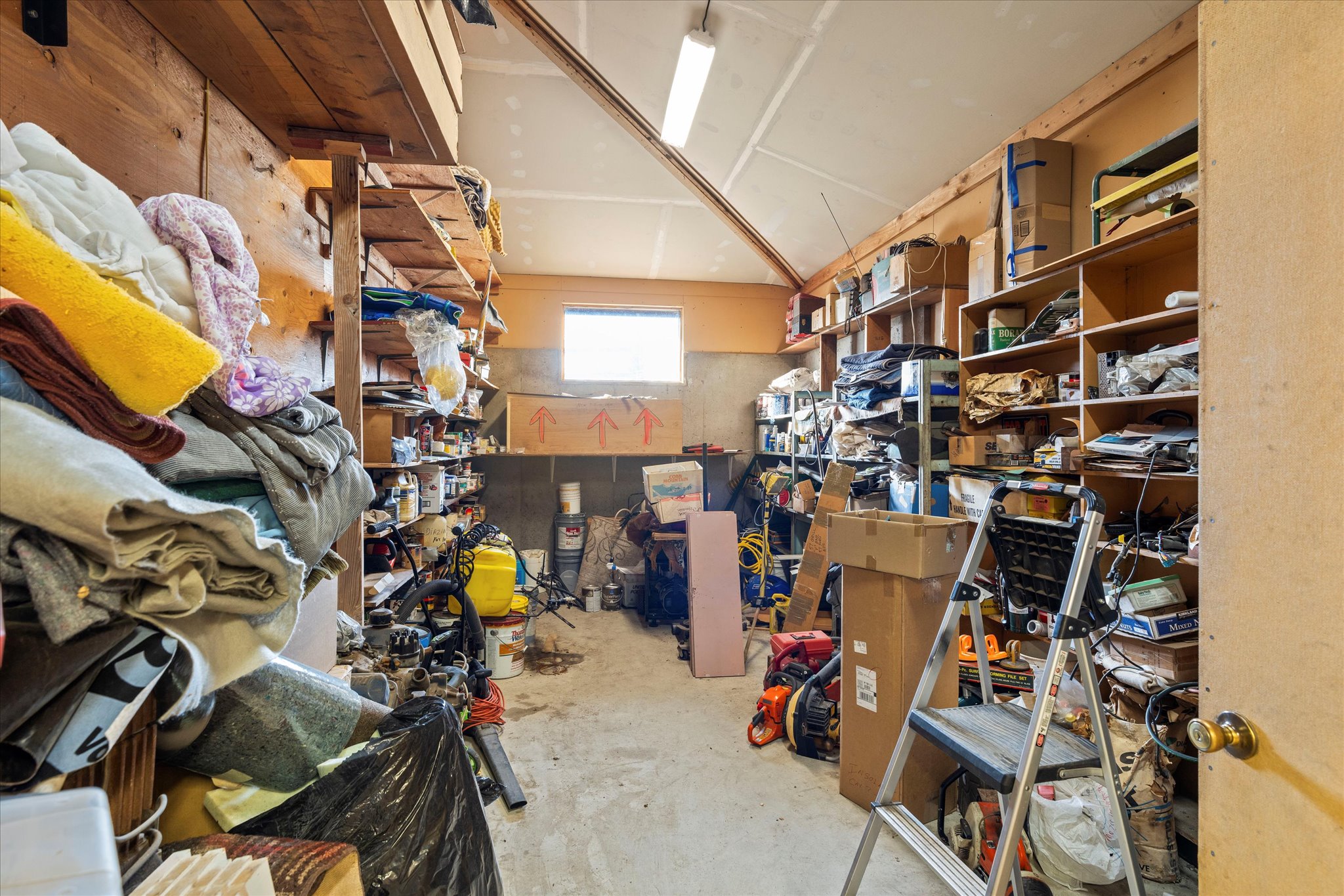 Bigfork, Montana 59911, United States, 3 Bedrooms Bedrooms, ,4 BathroomsBathrooms,Residential,Active,32300