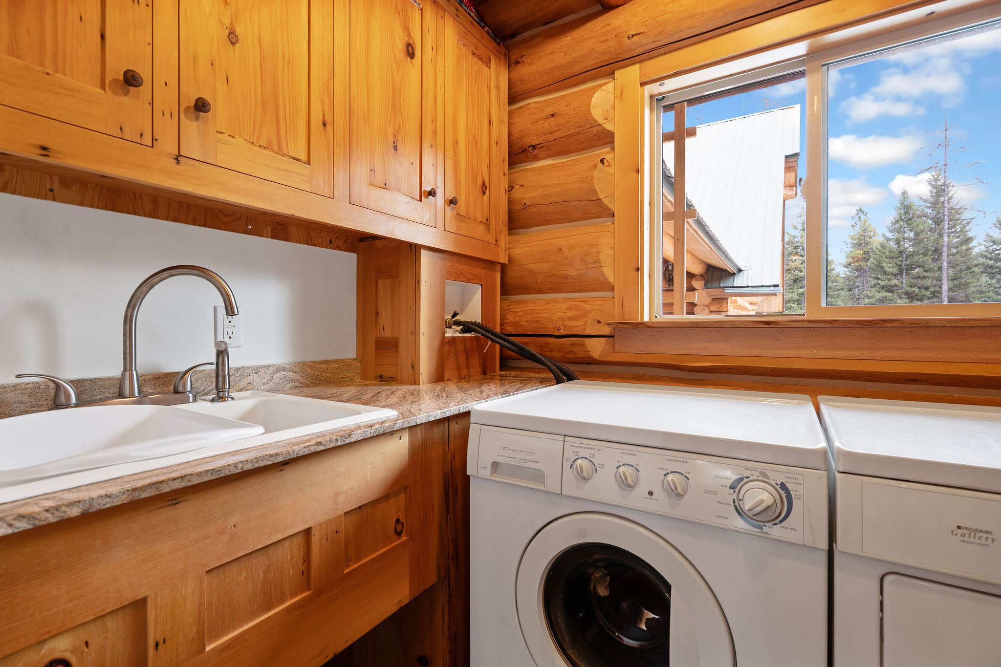 Libby, Montana, 59923, United States, 2 Bedrooms Bedrooms, ,3 BathroomsBathrooms,Residential,Active,2027757