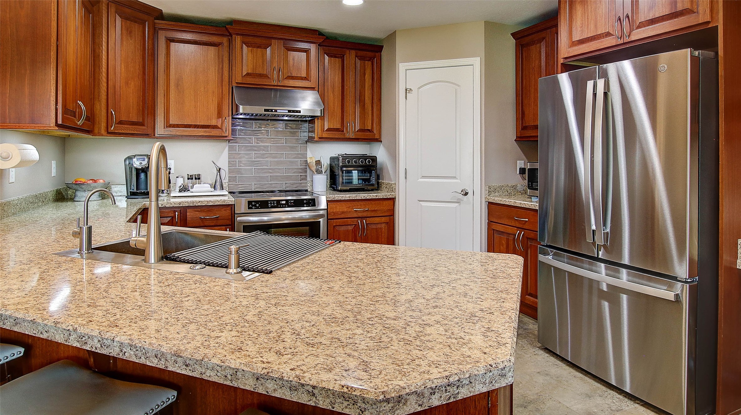 Missoula, Montana 59803, United States, 3 Bedrooms Bedrooms, ,2 BathroomsBathrooms,Residential,Pending,45645