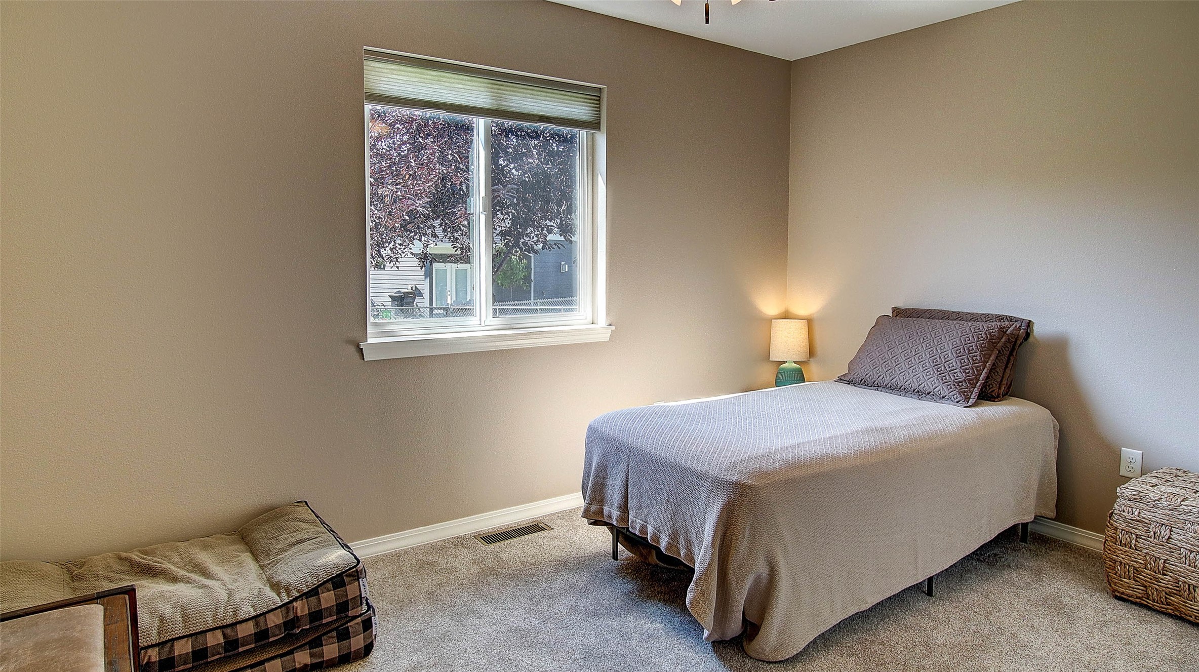 Missoula, Montana 59803, United States, 3 Bedrooms Bedrooms, ,2 BathroomsBathrooms,Residential,Pending,45645