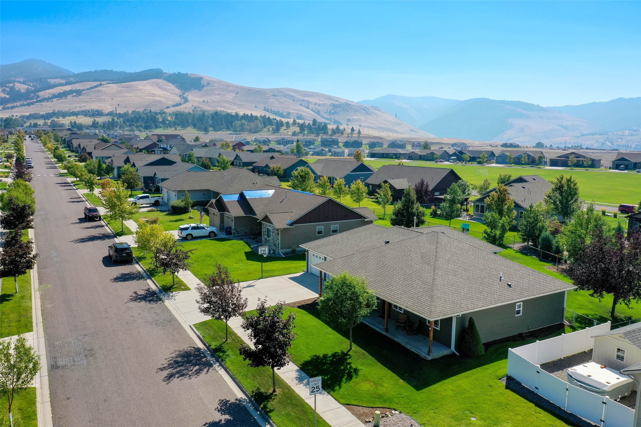 Missoula, Montana 59803, United States, 3 Bedrooms Bedrooms, ,2 BathroomsBathrooms,Residential,Pending,45645