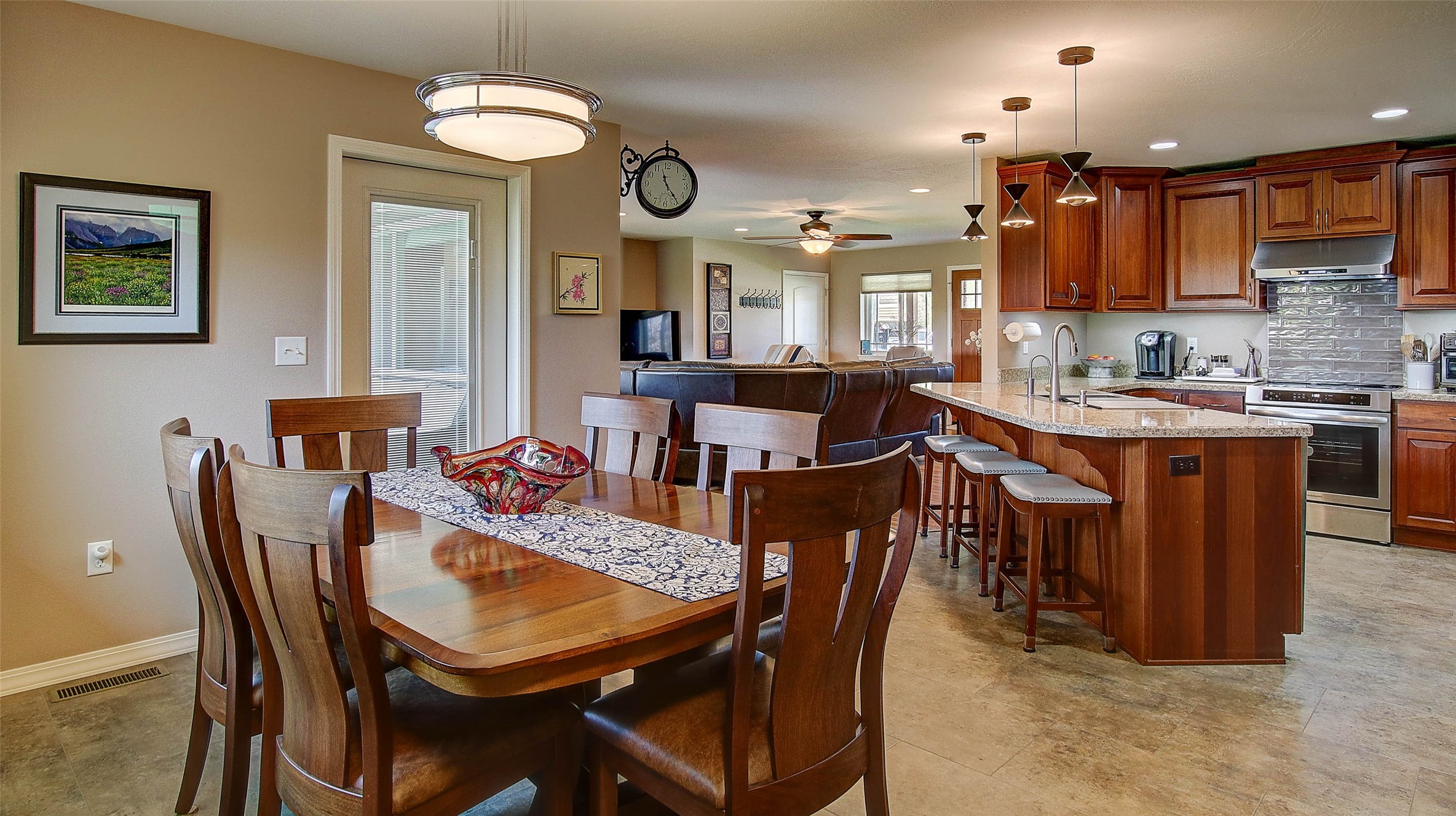 Missoula, Montana 59803, United States, 3 Bedrooms Bedrooms, ,2 BathroomsBathrooms,Residential,Pending,45645