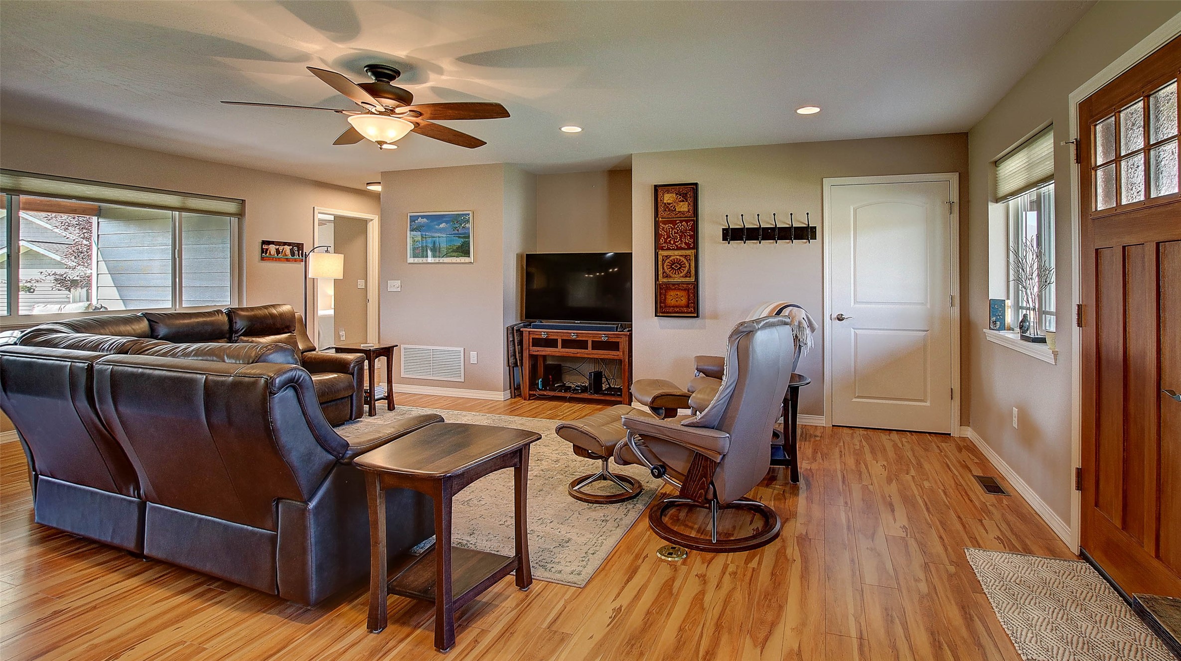 Missoula, Montana 59803, United States, 3 Bedrooms Bedrooms, ,2 BathroomsBathrooms,Residential,Pending,45645