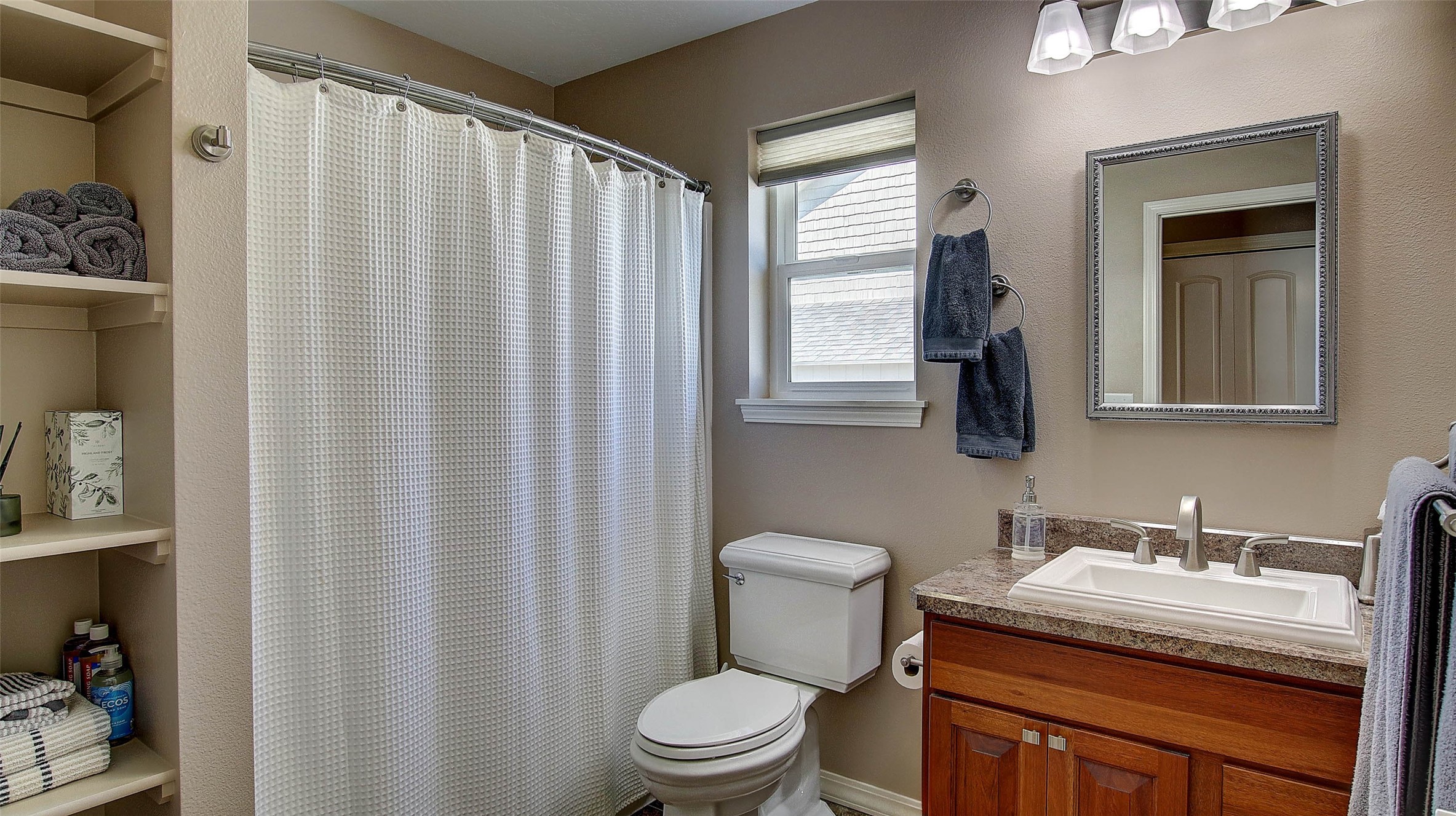 Missoula, Montana 59803, United States, 3 Bedrooms Bedrooms, ,2 BathroomsBathrooms,Residential,Pending,45645