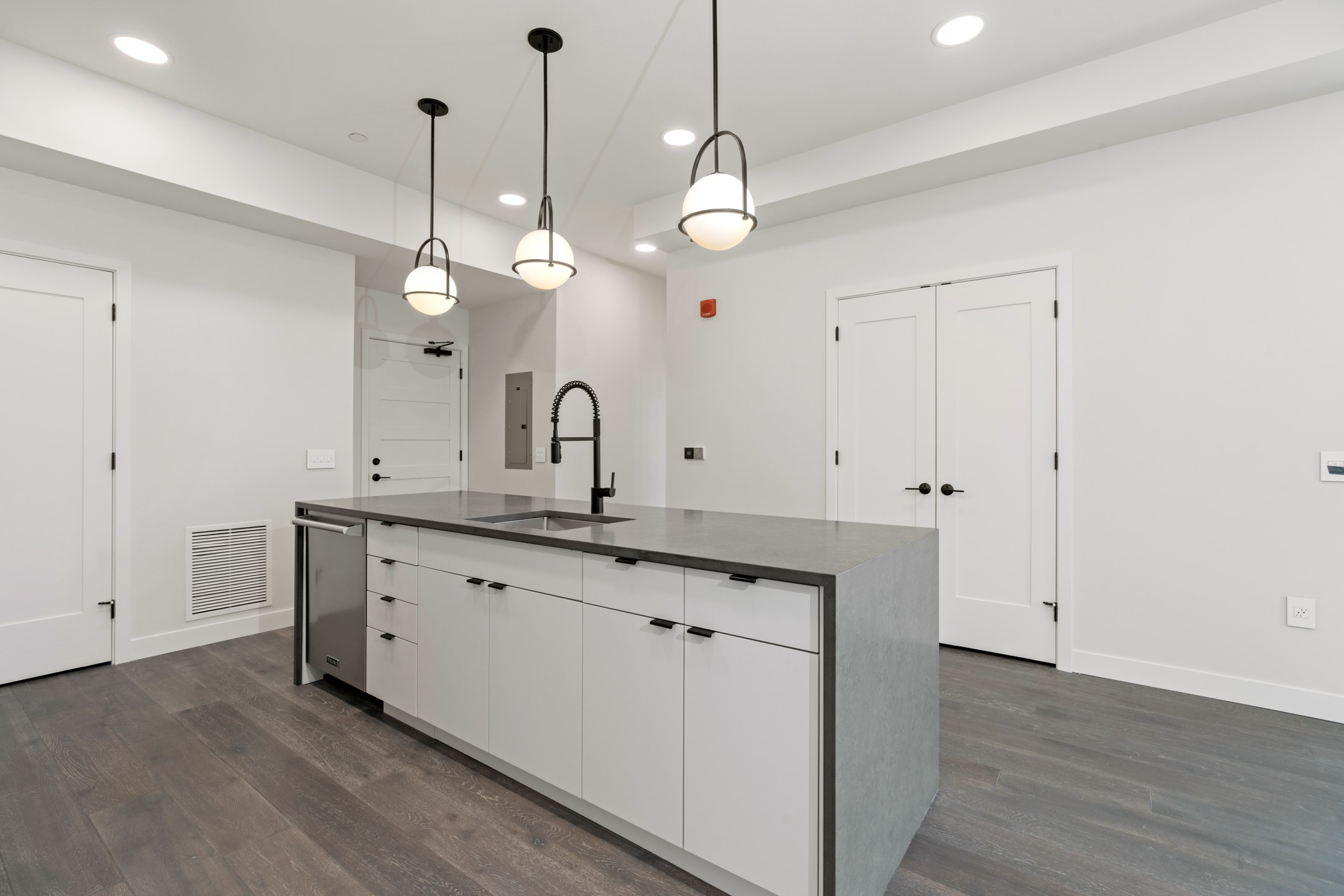 265 S 4th Street E 111