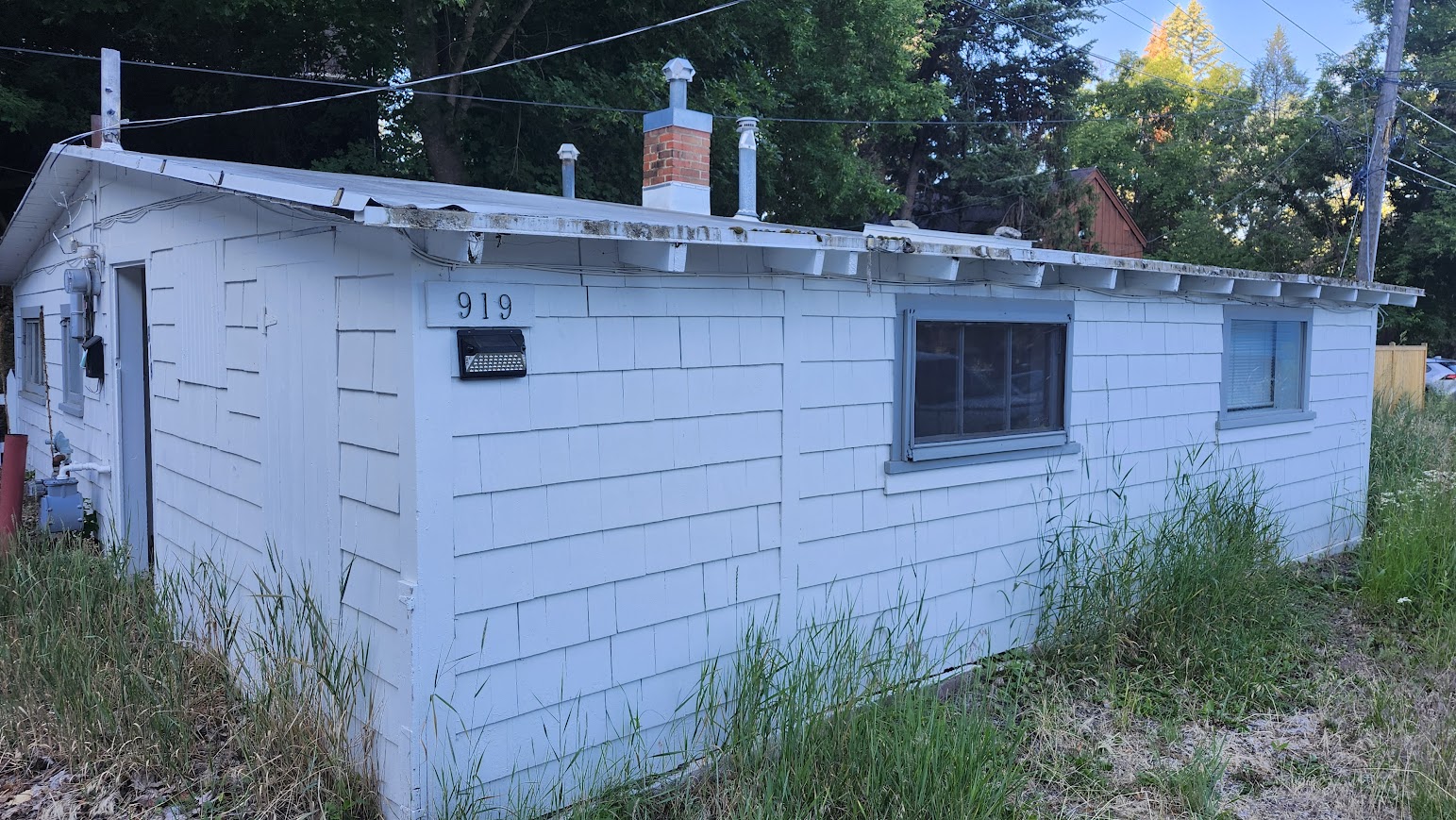 921 E Beckwith Avenue