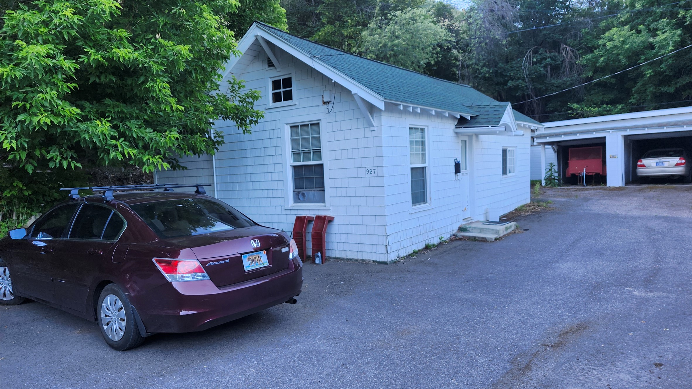 921 E Beckwith Avenue