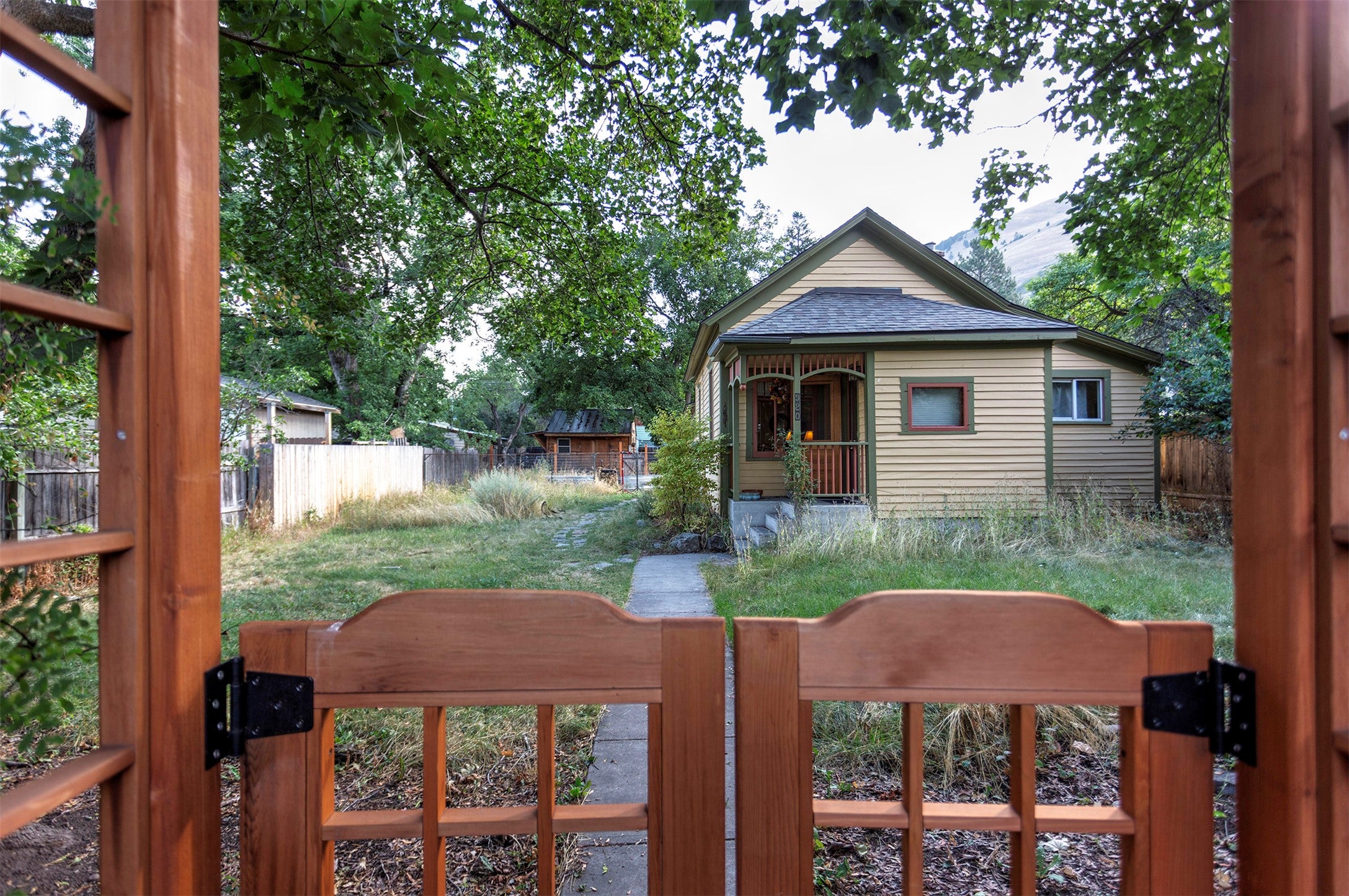 920 Locust Street