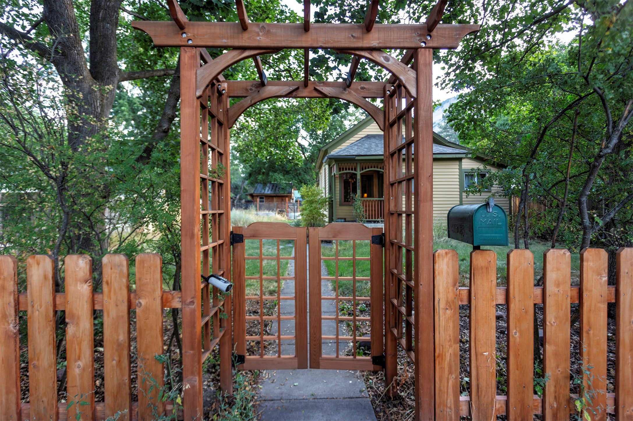 920 Locust Street