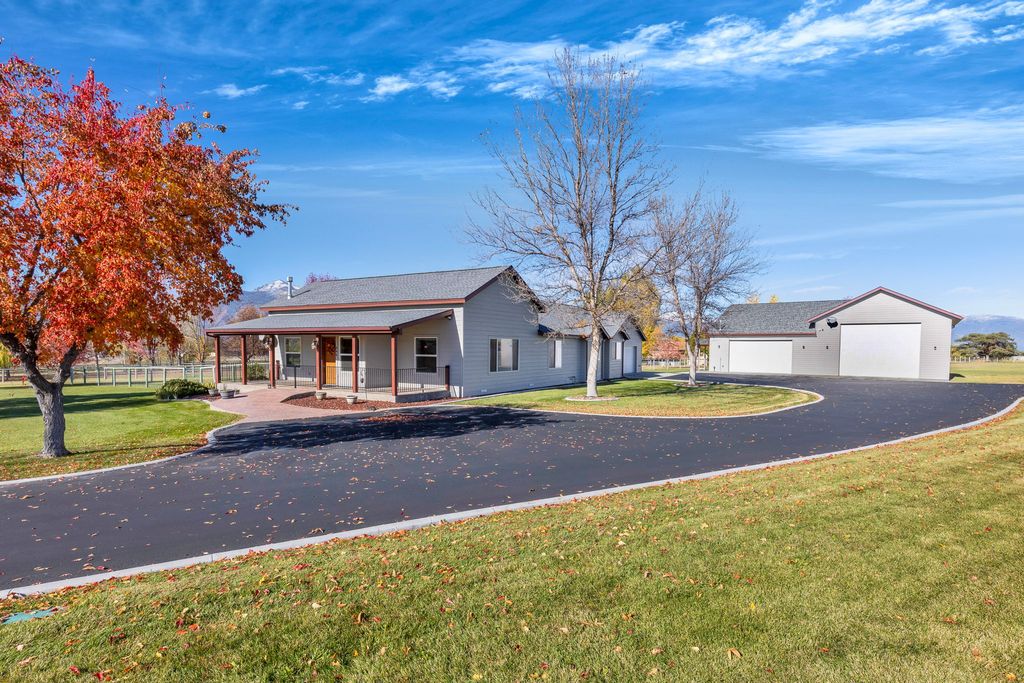 Photo of 446 Eagle Lane, Corvallis, MT 59828 (MLS # 30060113)