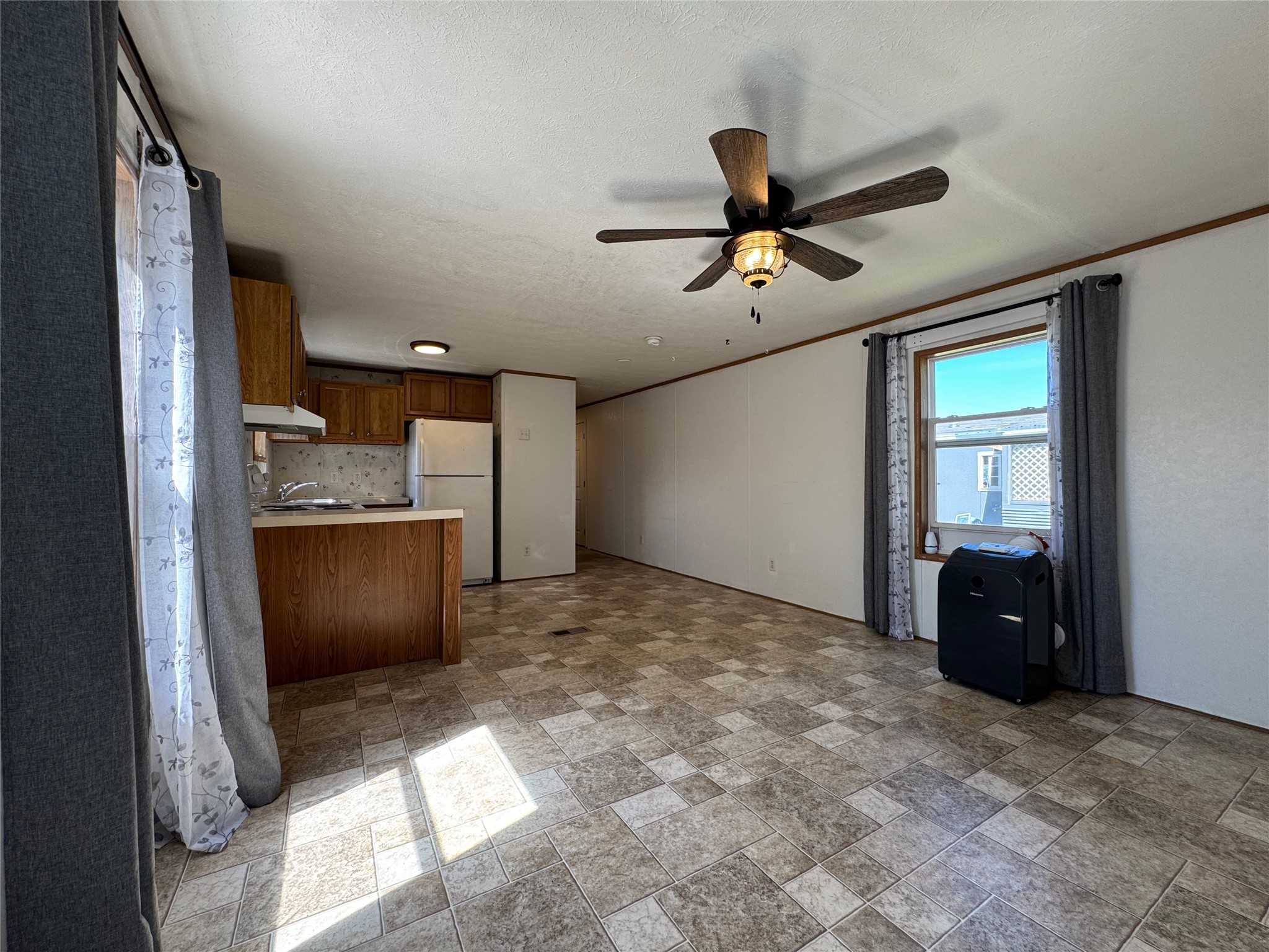 3562 Rainbow Dr
