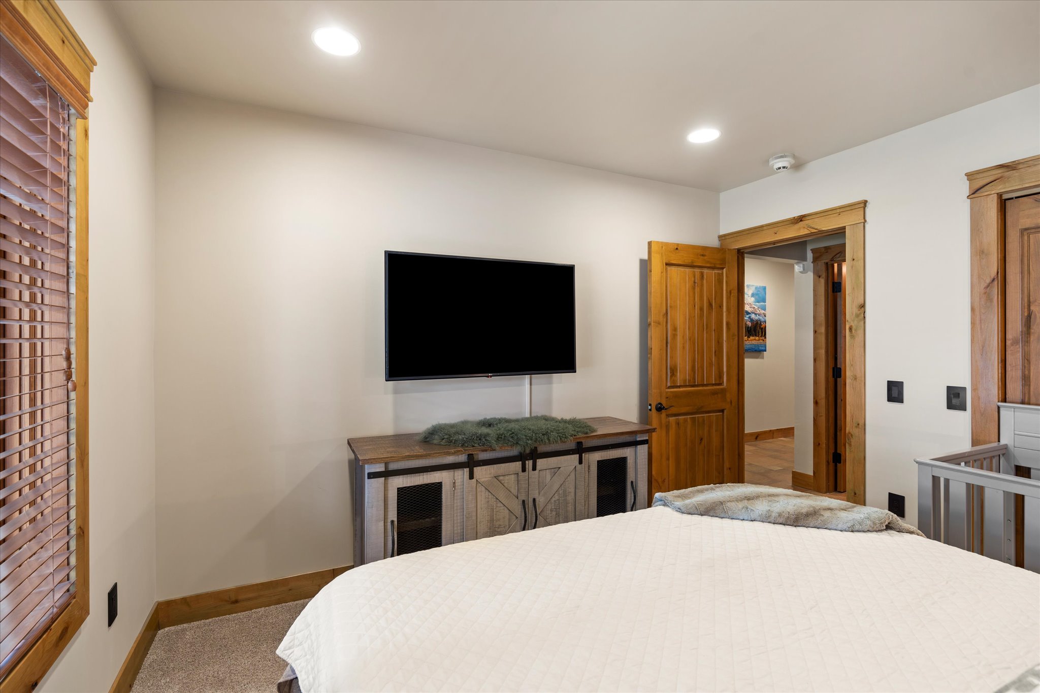 Bigfork, Montana 59911, United States, 2 Bedrooms Bedrooms, ,2 BathroomsBathrooms,Residential,Active,167493