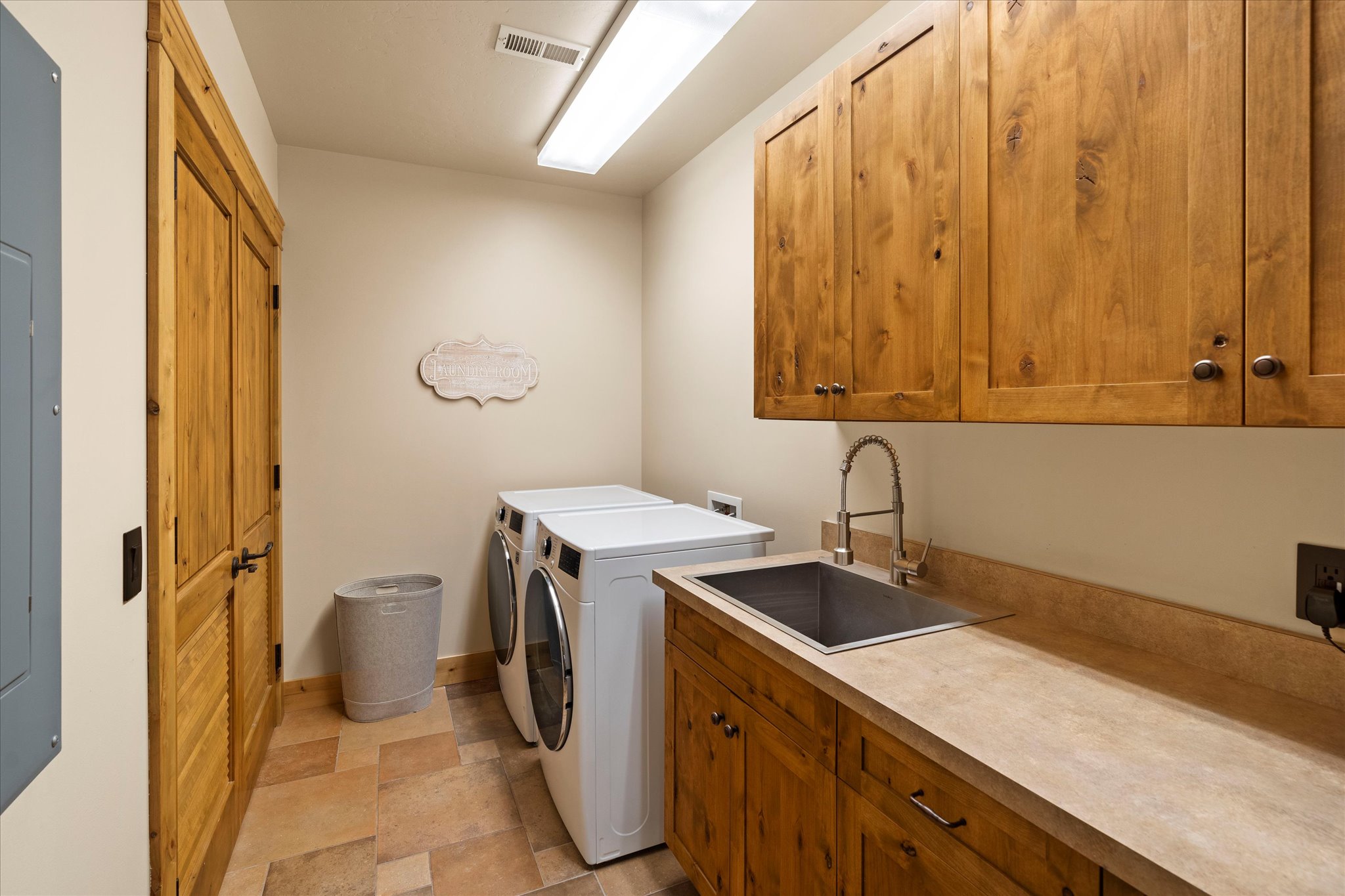 Bigfork, Montana 59911, United States, 2 Bedrooms Bedrooms, ,2 BathroomsBathrooms,Residential,Active,167493