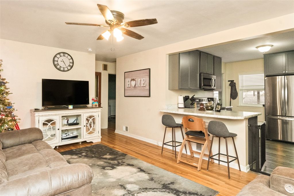 Photo of 2921 6th Avenue S, Great Falls, MT 59405 (MLS # 30063937)