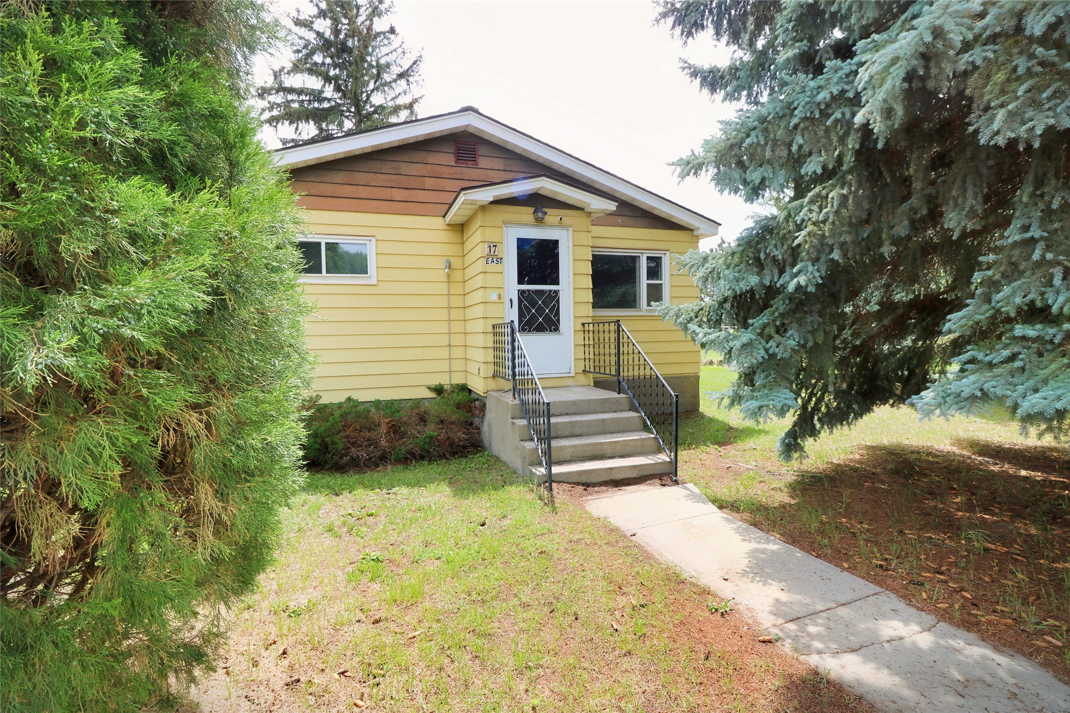 Photo 1 of 29 — 17 E Riggs Street, East Helena, MT 59635