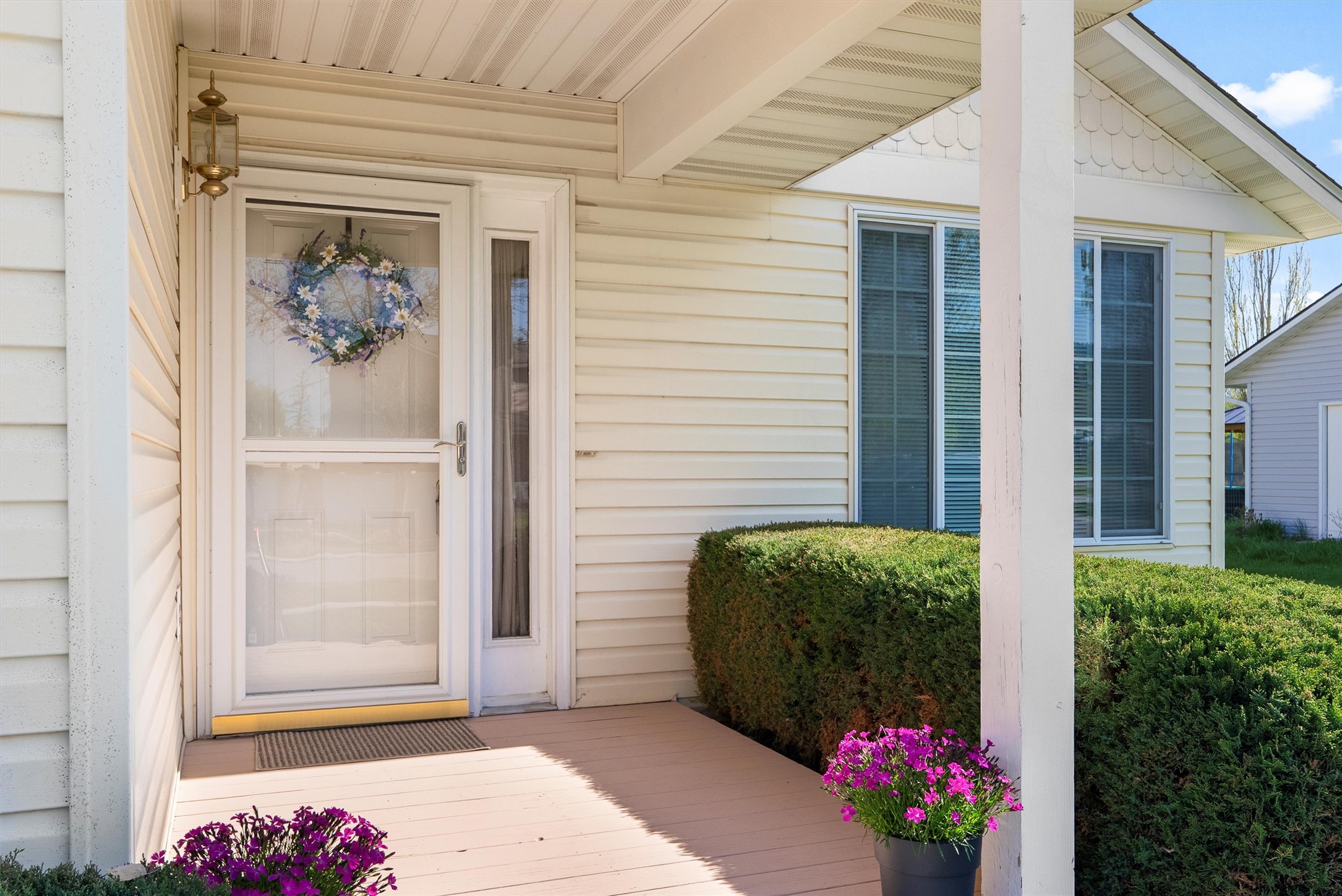 Lolo, Montana 59847, United States, 2 Bedrooms Bedrooms, ,2 BathroomsBathrooms,Residential,Pending,123024