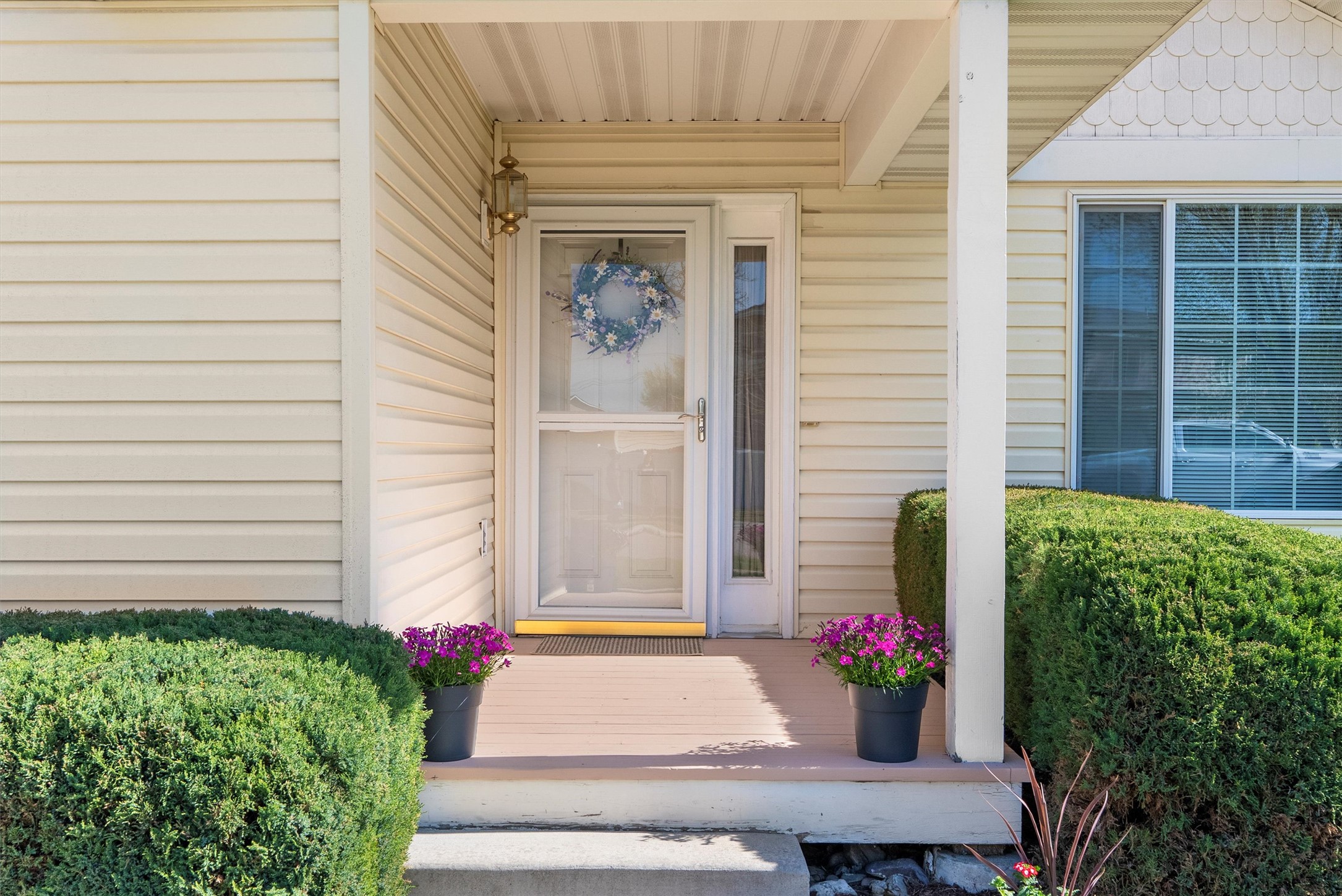 Lolo, Montana 59847, United States, 2 Bedrooms Bedrooms, ,2 BathroomsBathrooms,Residential,Pending,123024