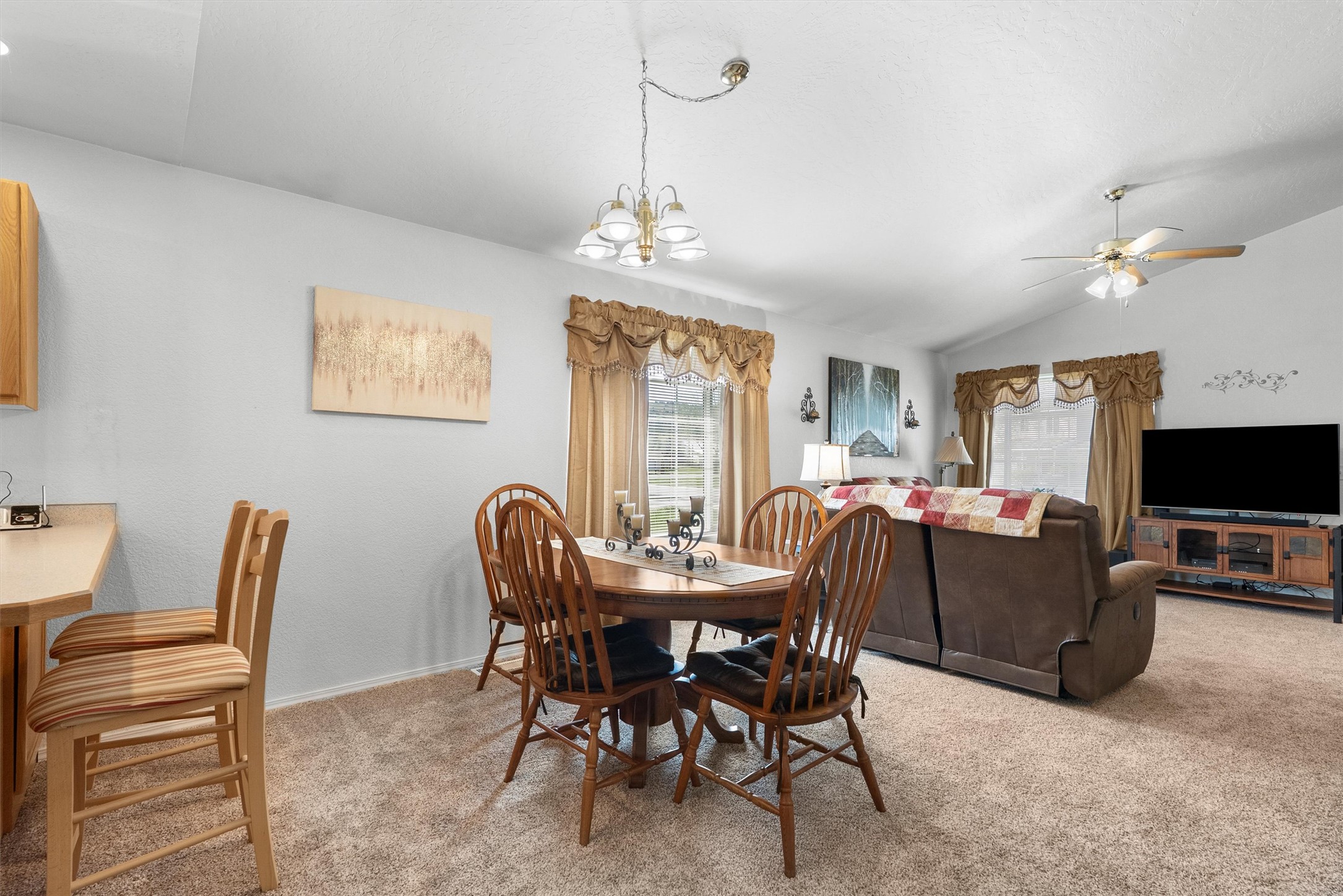 Lolo, Montana 59847, United States, 2 Bedrooms Bedrooms, ,2 BathroomsBathrooms,Residential,Pending,123024