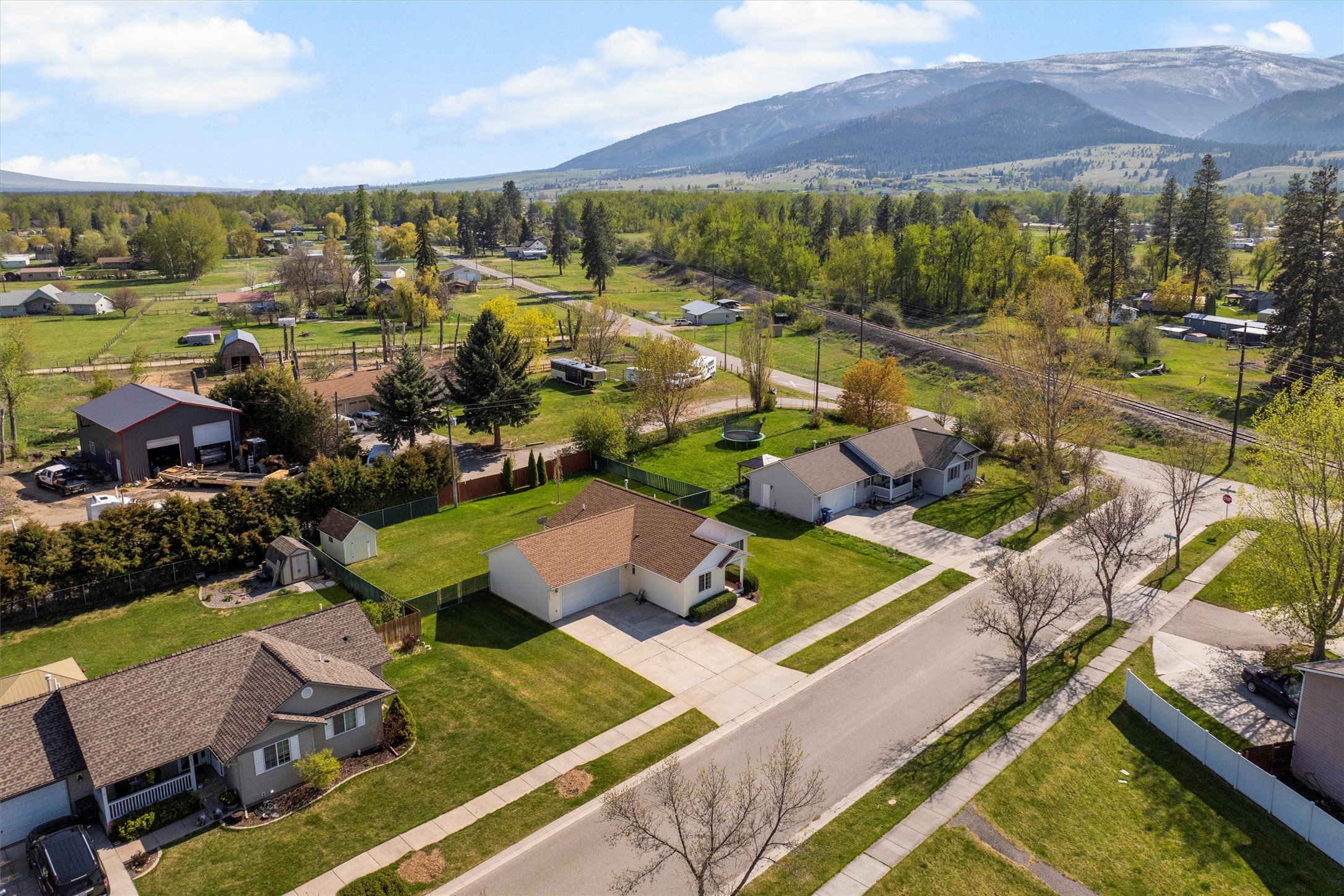 Lolo, Montana 59847, United States, 2 Bedrooms Bedrooms, ,2 BathroomsBathrooms,Residential,Pending,123024