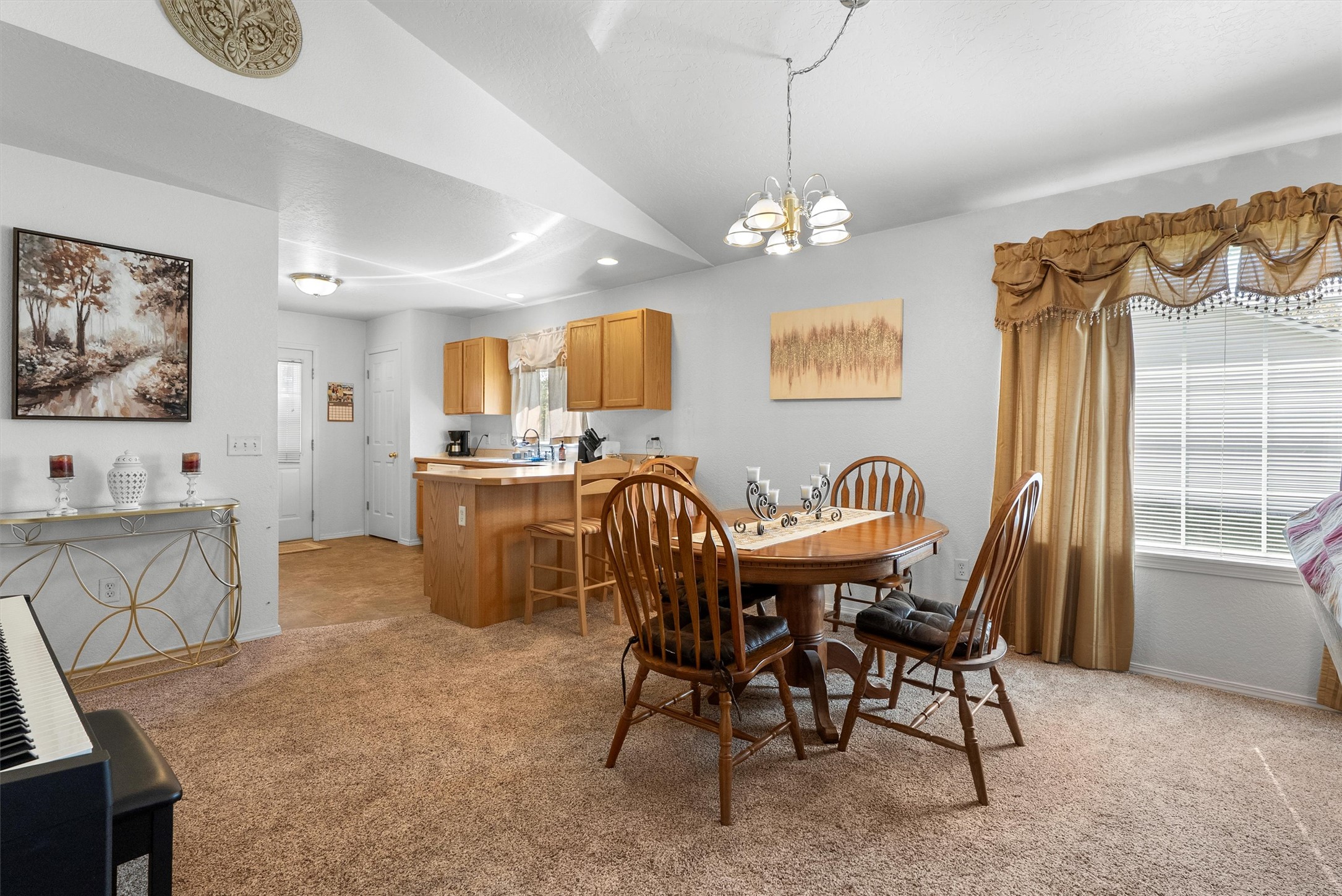 Lolo, Montana 59847, United States, 2 Bedrooms Bedrooms, ,2 BathroomsBathrooms,Residential,Pending,123024