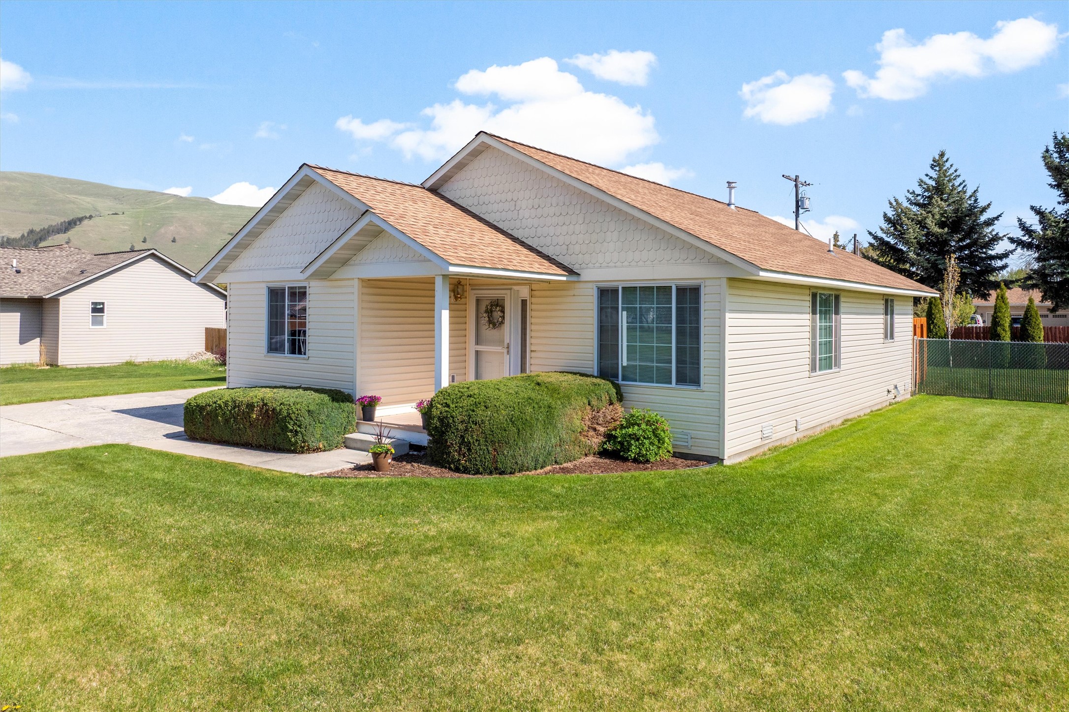 Lolo, Montana 59847, United States, 2 Bedrooms Bedrooms, ,2 BathroomsBathrooms,Residential,Pending,123024