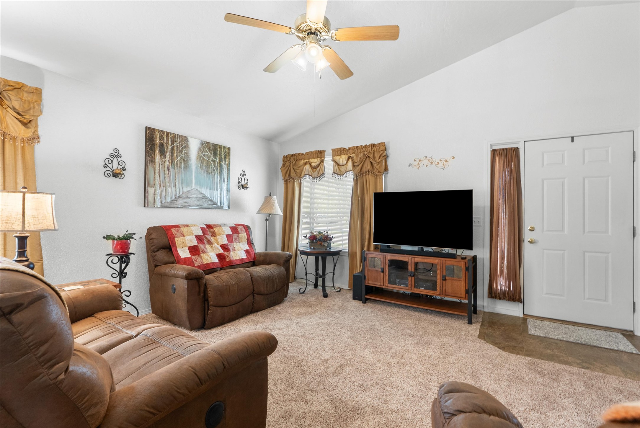 Lolo, Montana 59847, United States, 2 Bedrooms Bedrooms, ,2 BathroomsBathrooms,Residential,Pending,123024