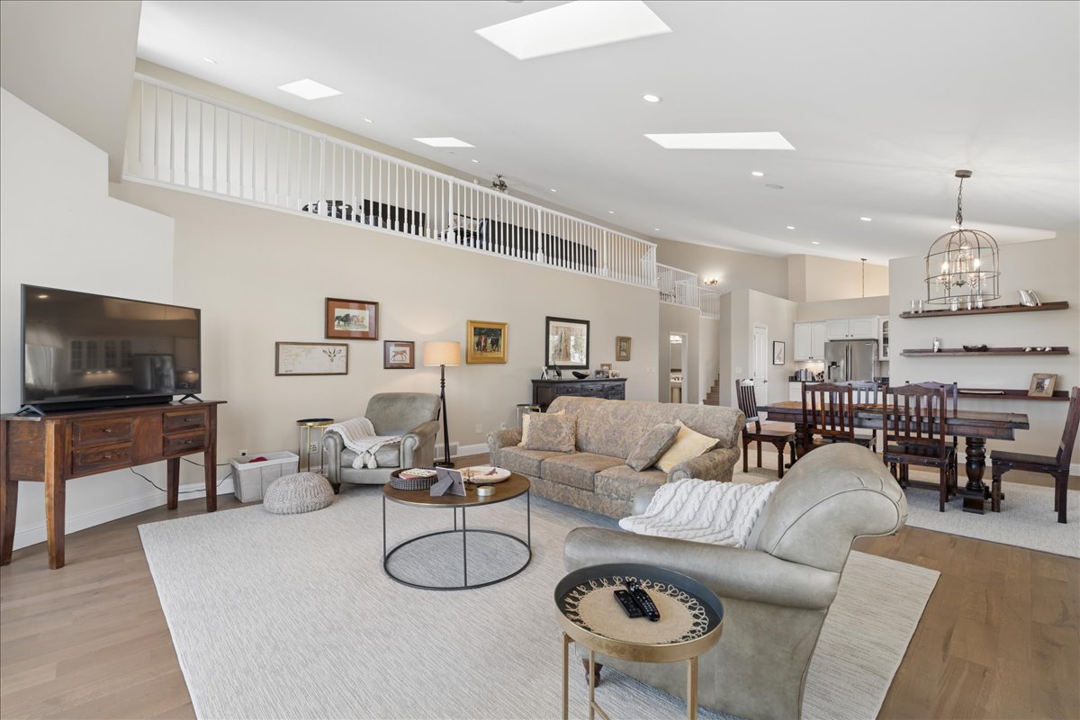 3000 Lower River Road 2