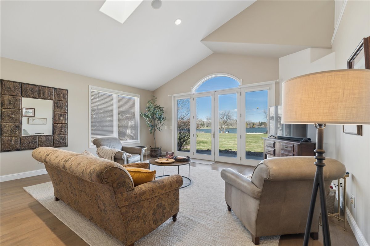 3000 Lower River Road 2