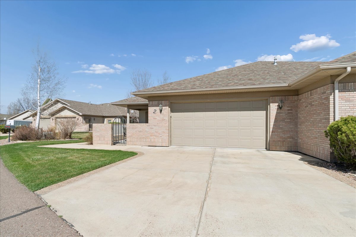 3000 Lower River Road 2