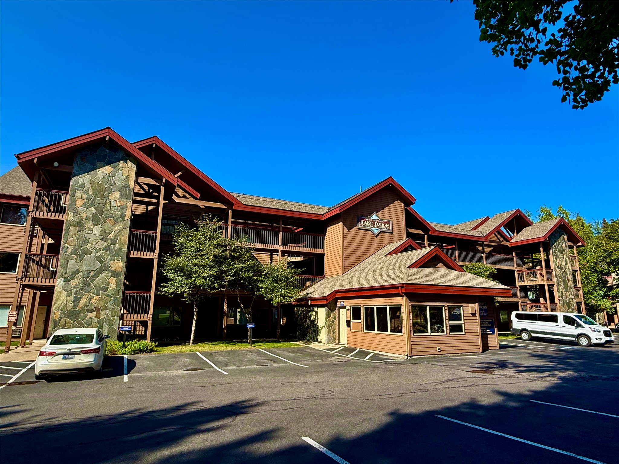Whitefish, Montana, 59937, United States, 2 Bedrooms Bedrooms, ,2 BathroomsBathrooms,Residential,Active,2035106